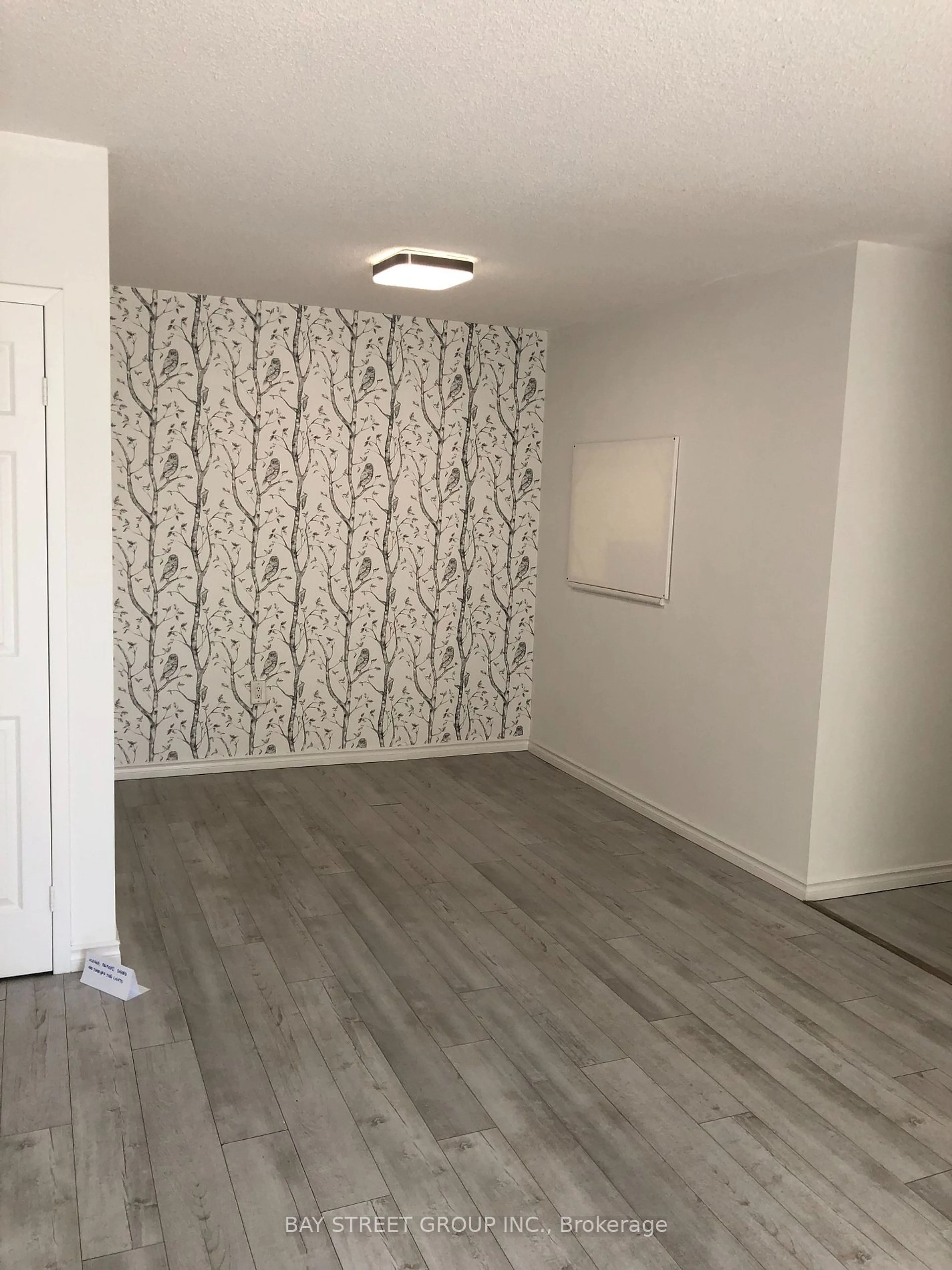 A pic of a room for 284 Bloor St #308, Toronto Ontario M5S 3B8