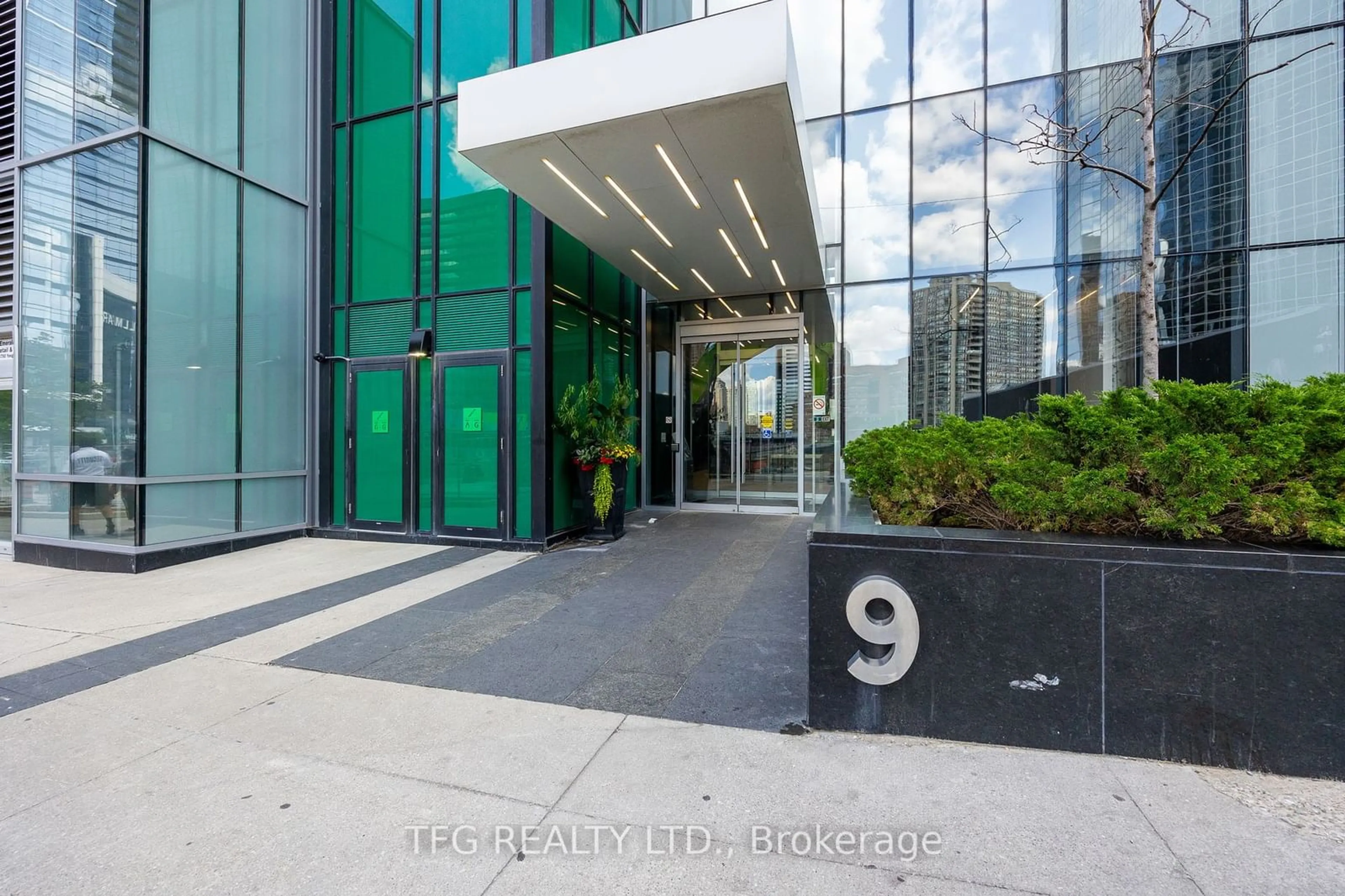 Indoor foyer for 9 Bogert Ave #2804, Toronto Ontario M2N 0H3