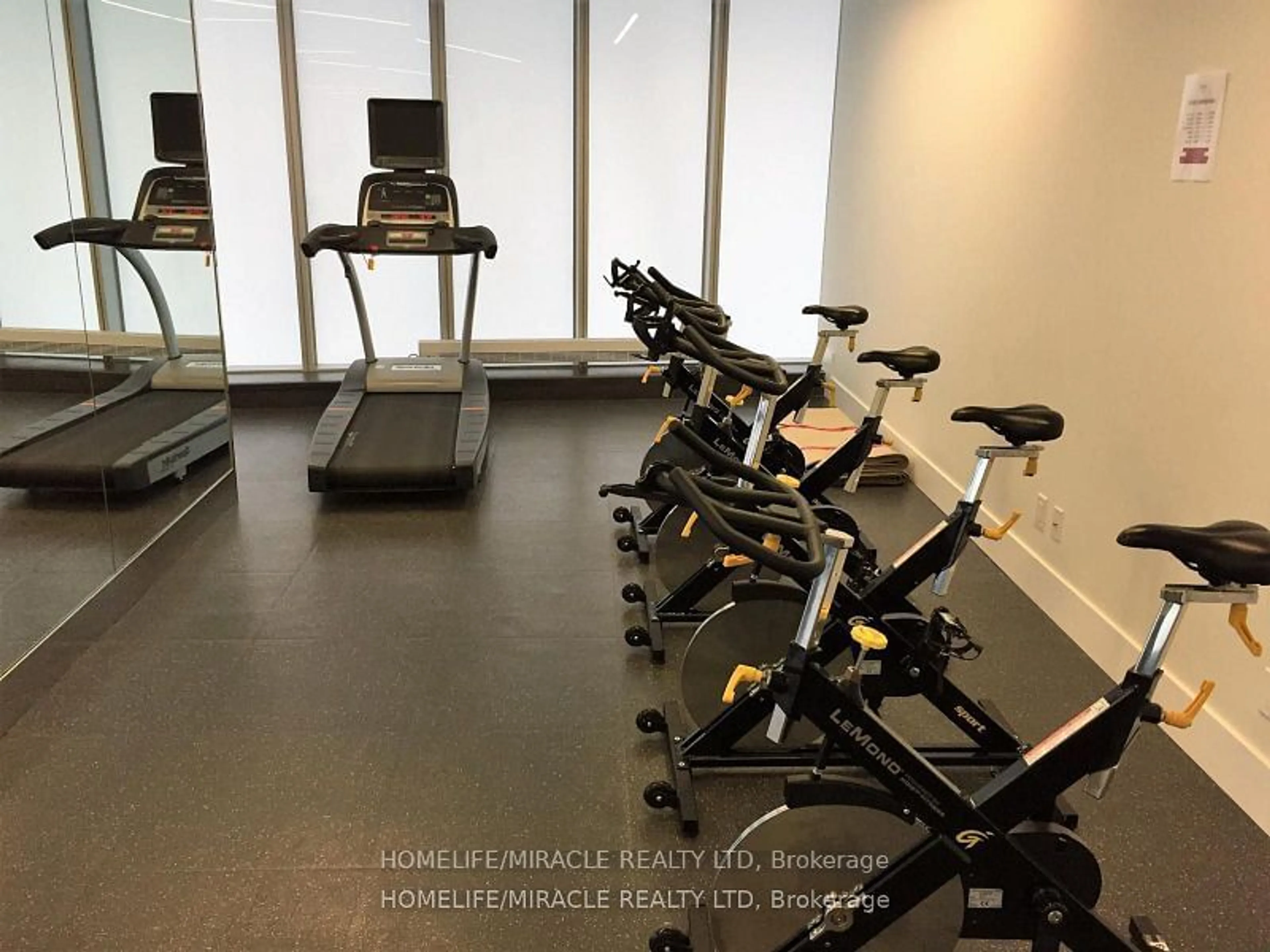 Gym or fitness room for 12 York St #3605, Toronto Ontario M5J 0A9