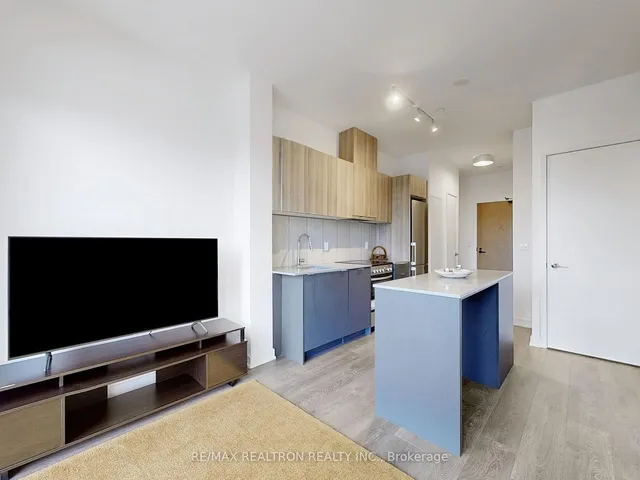 Additional property image - 8 Tippett Rd Unit 1001