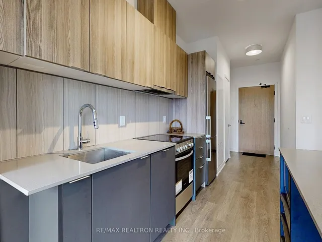 Additional property image - 8 Tippett Rd Unit 1001