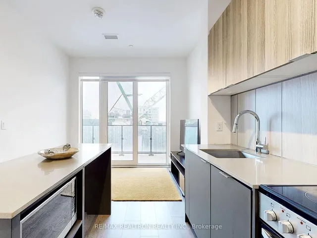 Additional property image - 8 Tippett Rd Unit 1001