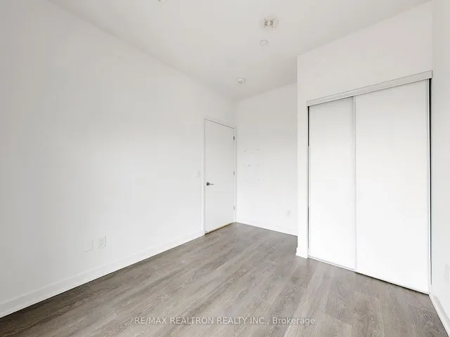 Additional property image - 8 Tippett Rd Unit 1001