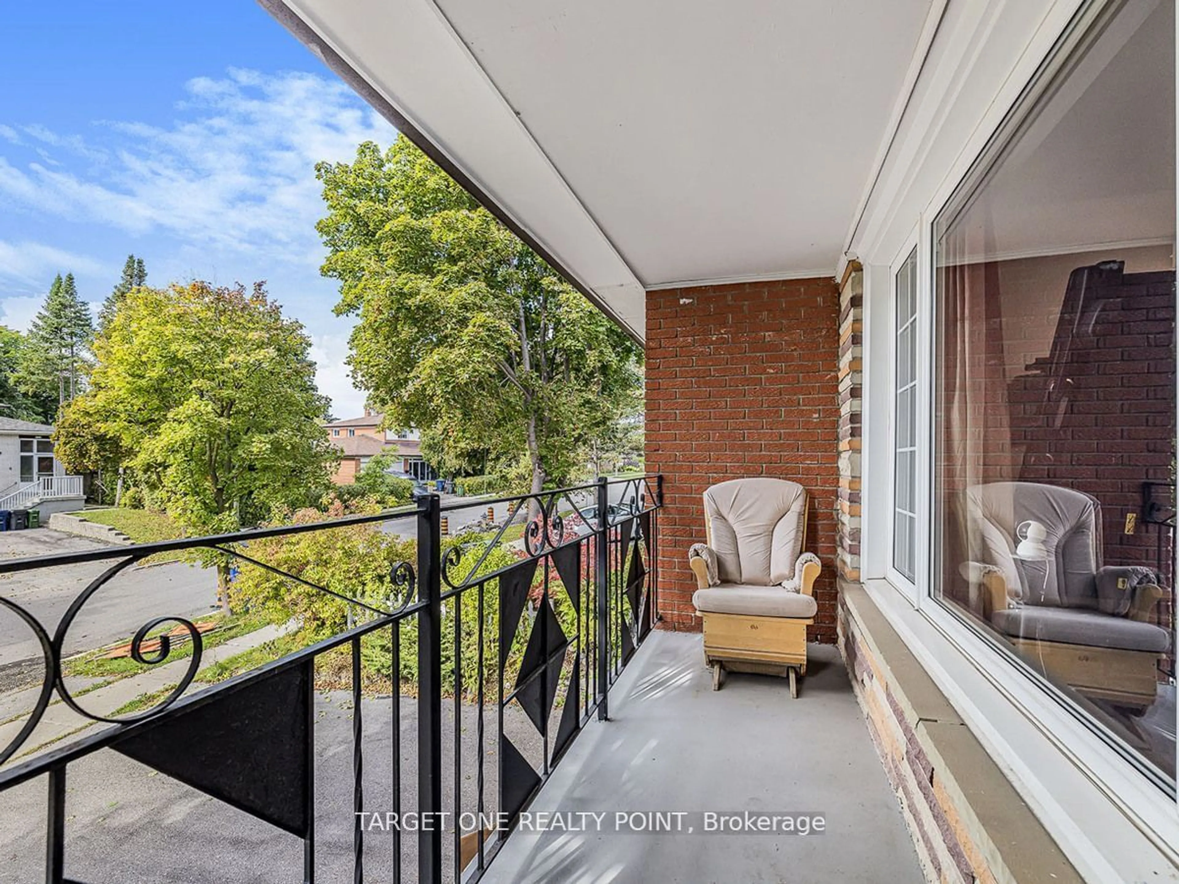 Balcony in the apartment, city buildings view from balcony for 205 Pineway Blvd, Toronto Ontario M2H 1B4