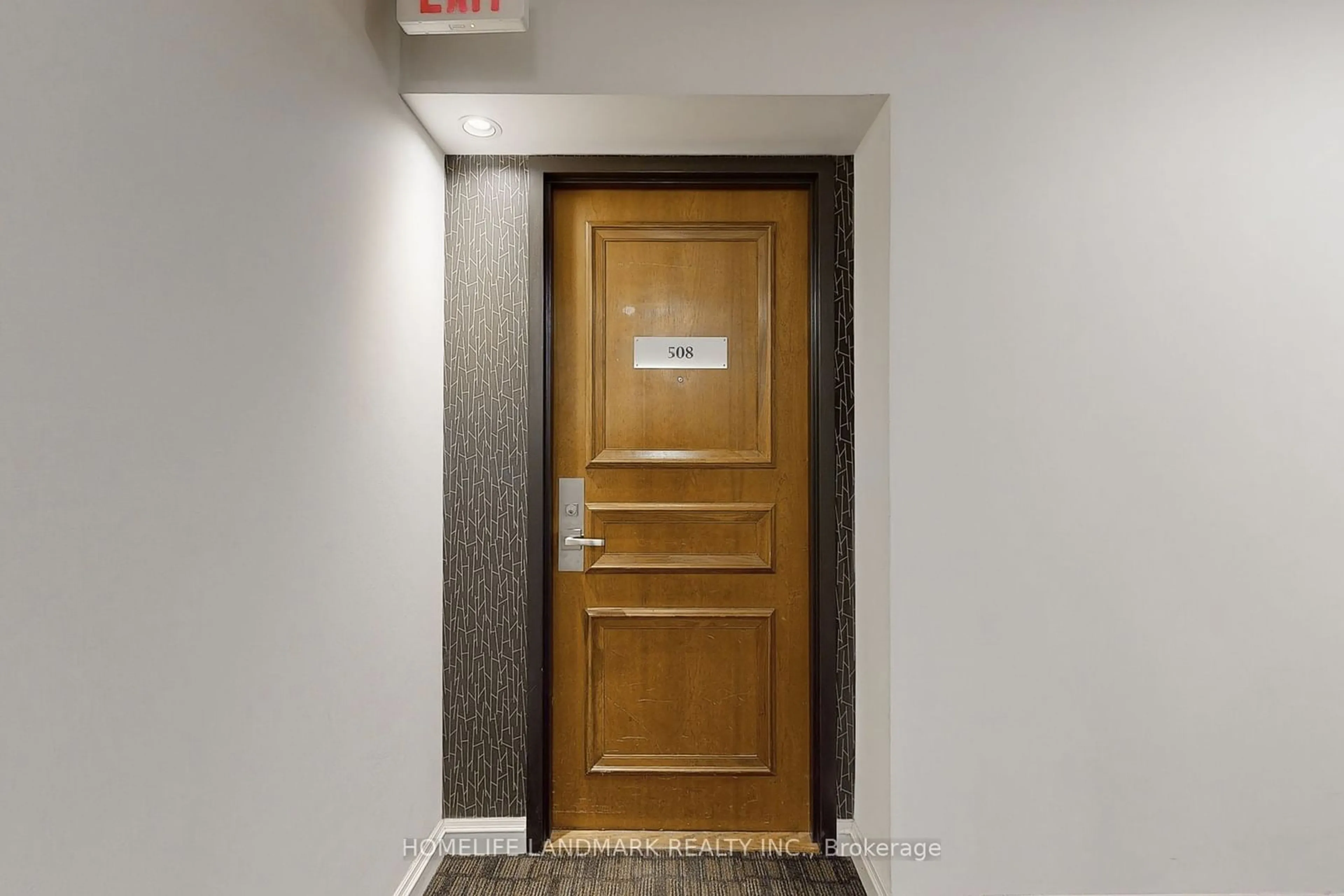 Indoor foyer for 256 Doris Ave #508, Toronto Ontario M2N 6X8