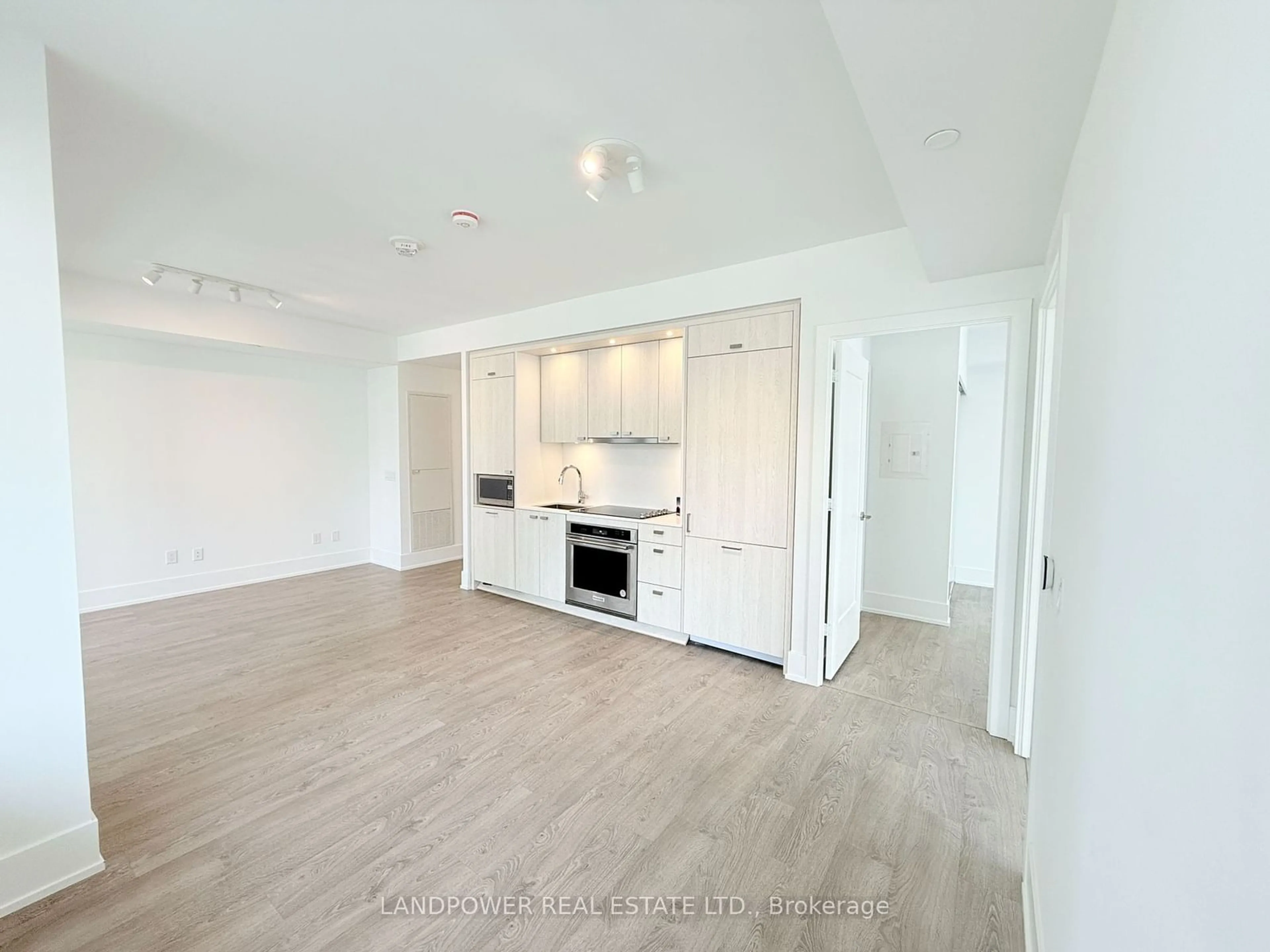 A pic of a room for 480 Front St #806, Toronto Ontario M5V 0V5