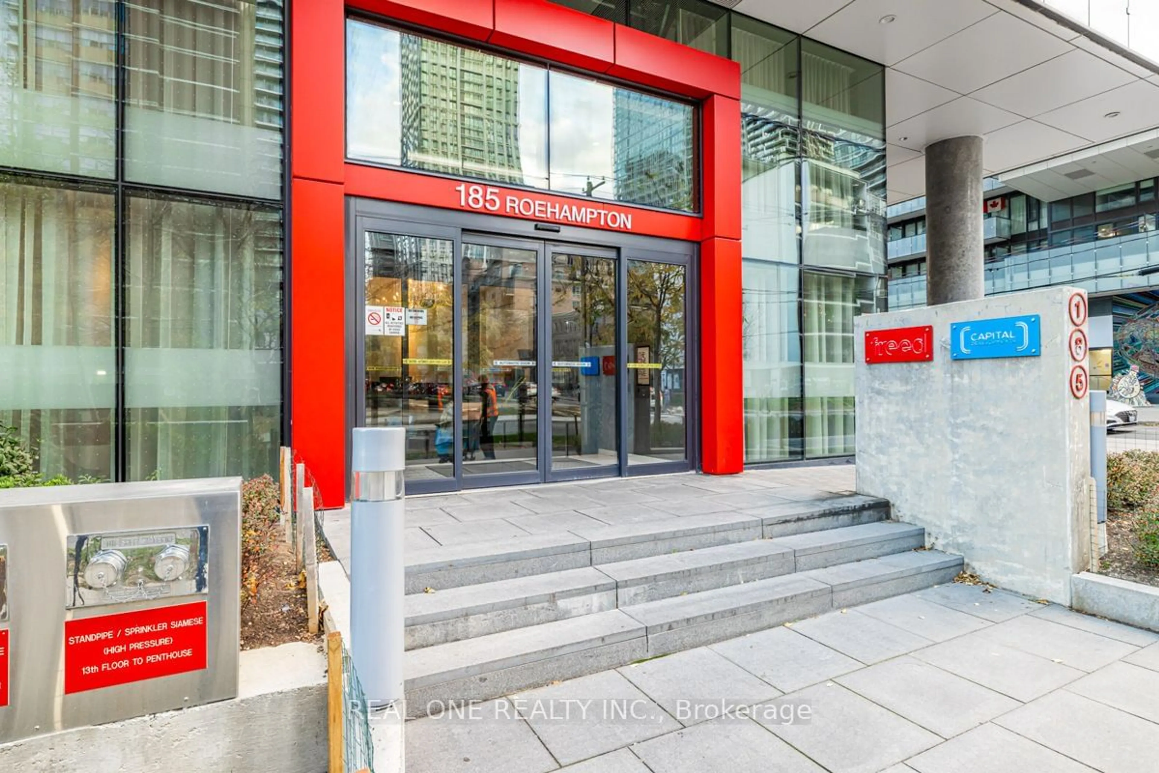 Indoor foyer for 185 Roehampton Ave #2907, Toronto Ontario M4P 1R4