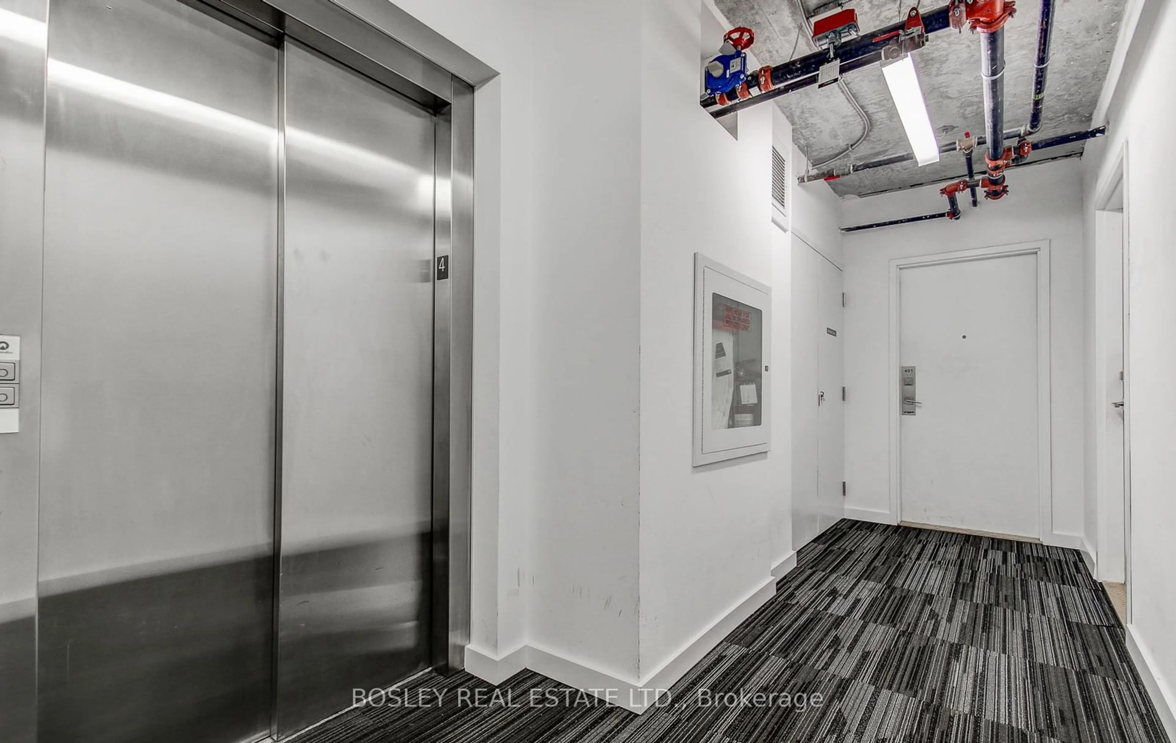 Indoor foyer for 109 Wolseley St #401, Toronto Ontario M6J 1K1