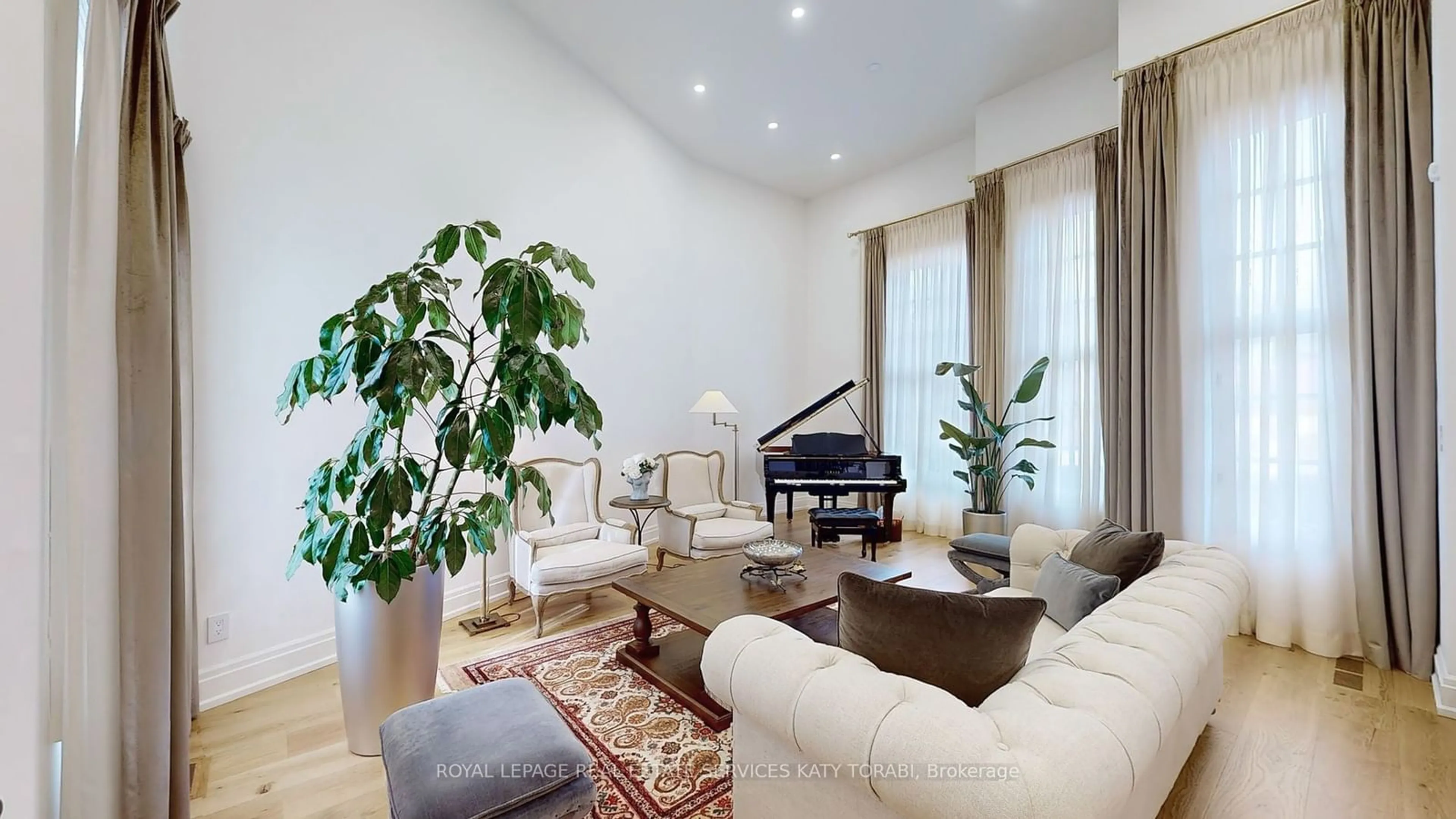 Living room with furniture, unknown for 55 Berkindale Dr, Toronto Ontario M2L 1Z9