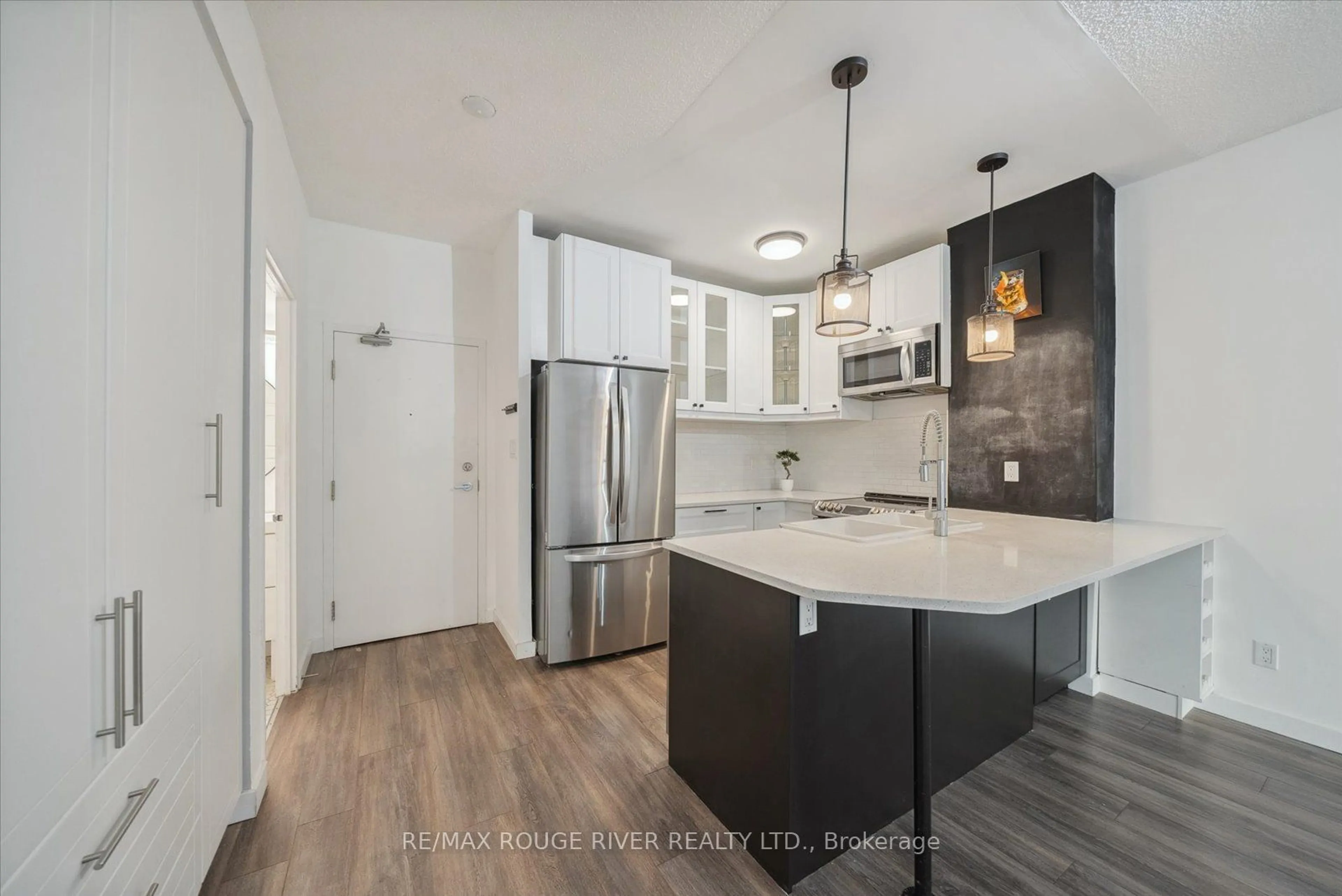 Open concept kitchen, unknown for 801 King St #103, Toronto Ontario M5V 3C9