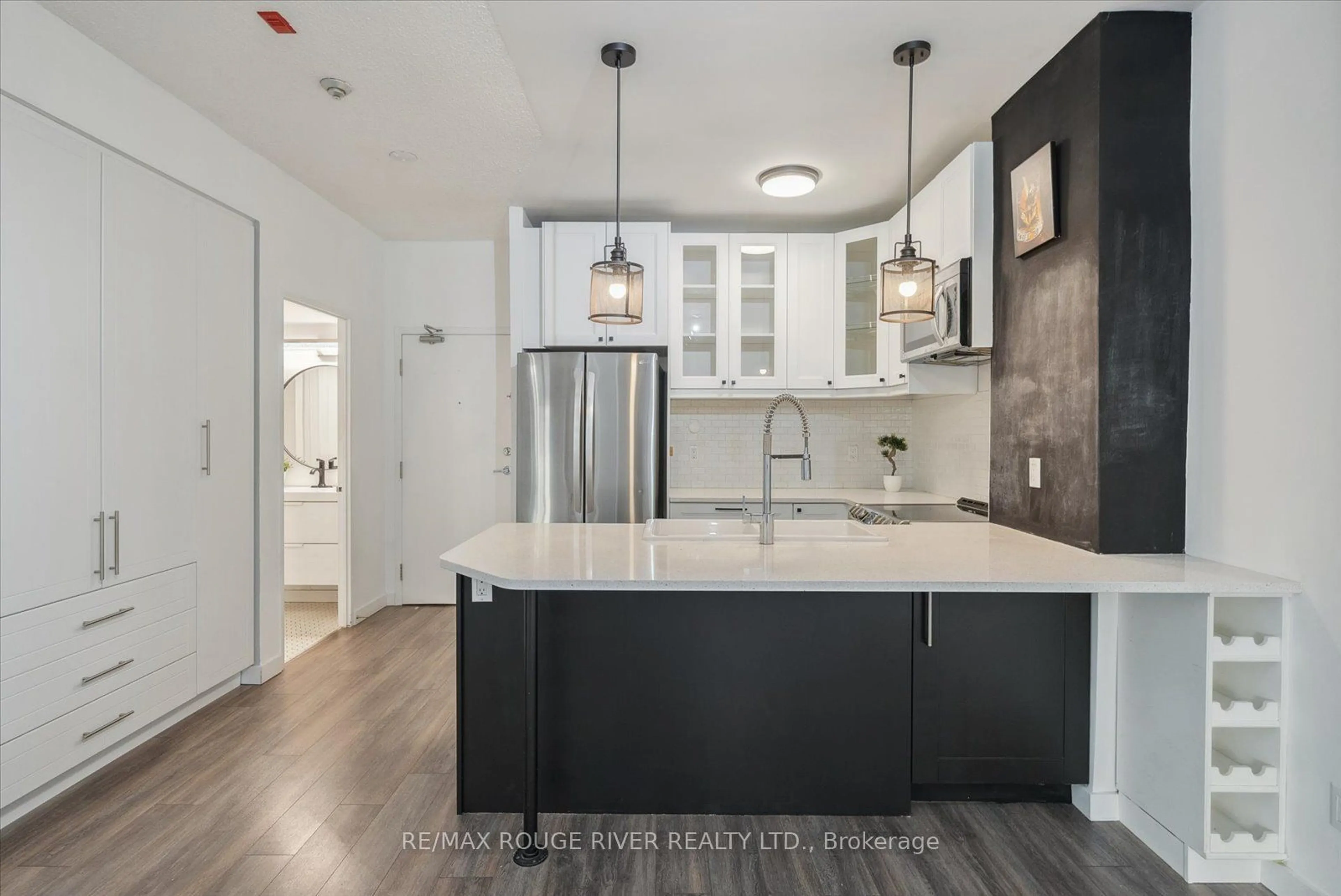 Open concept kitchen, unknown for 801 King St #103, Toronto Ontario M5V 3C9