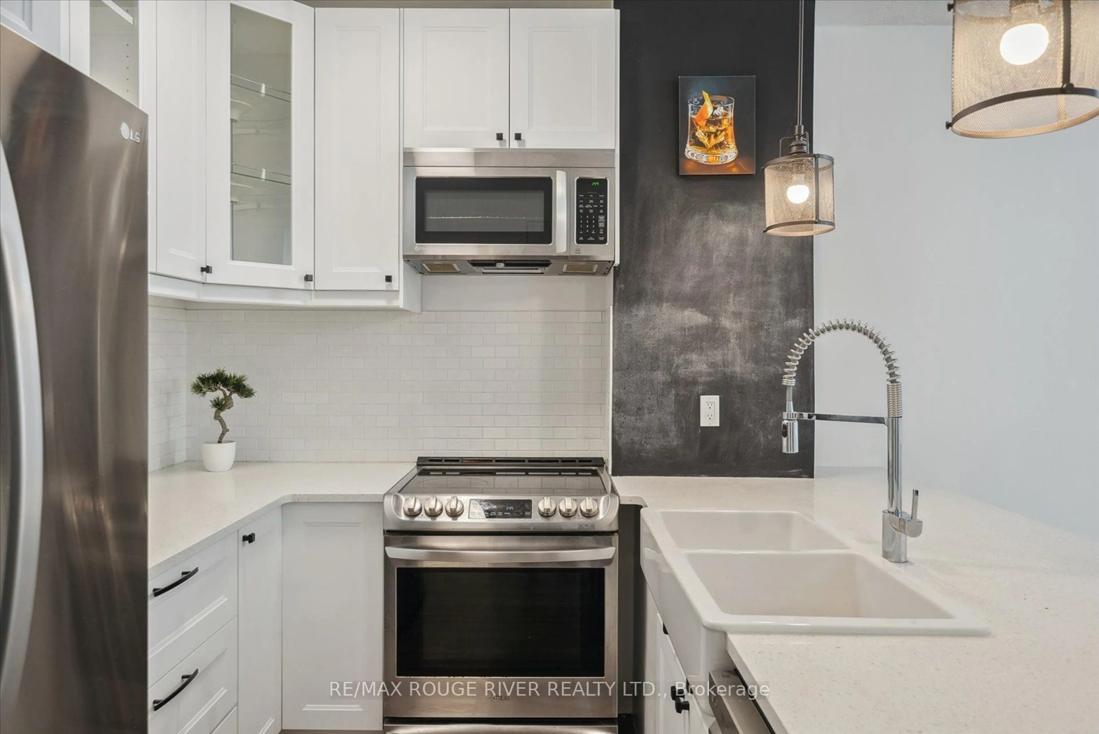 Contemporary kitchen, ceramic/tile floor for 801 King St #103, Toronto Ontario M5V 3C9