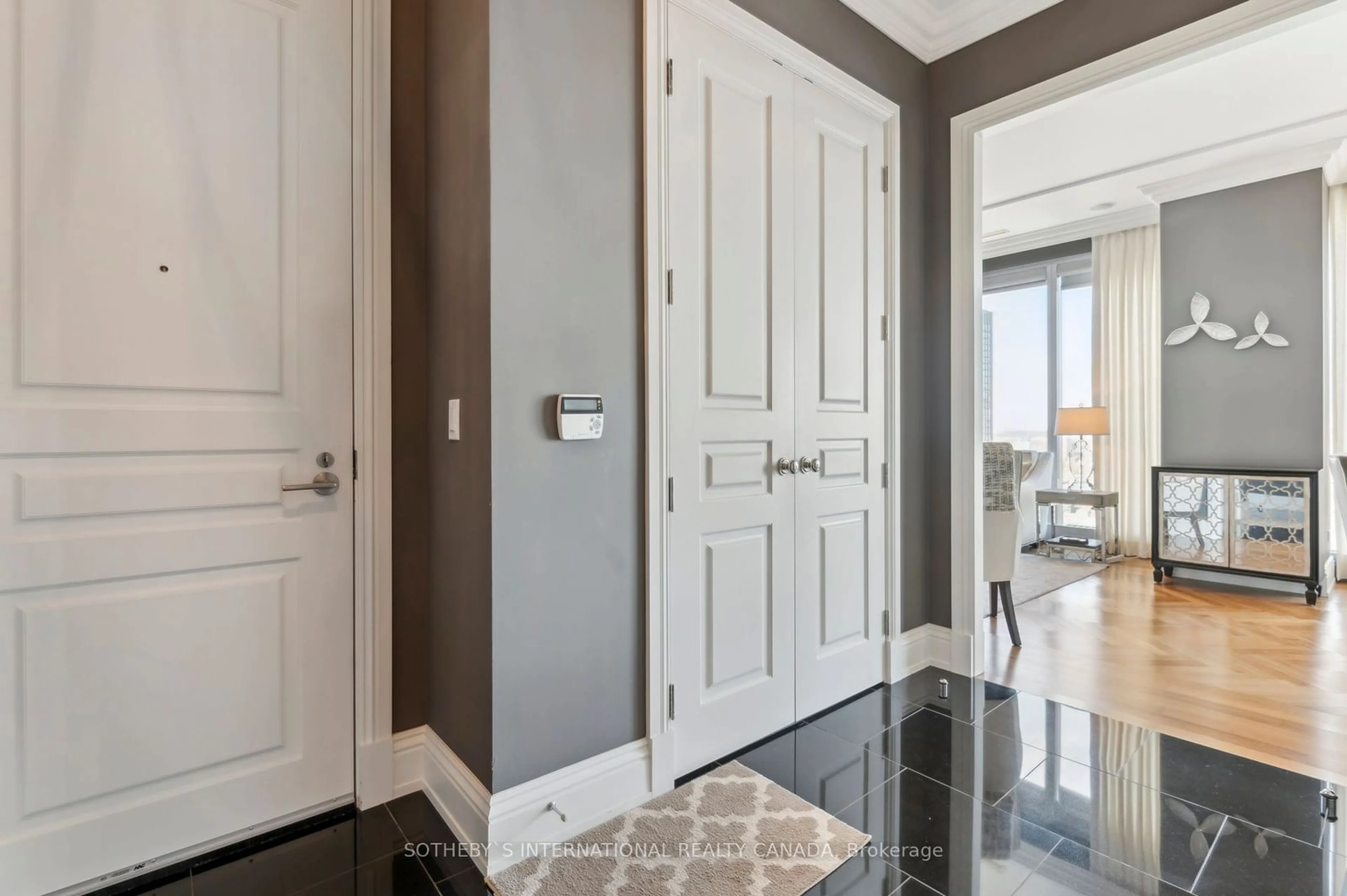 Indoor entryway for 183 Wellington St #2902, Toronto Ontario M5V 0A1