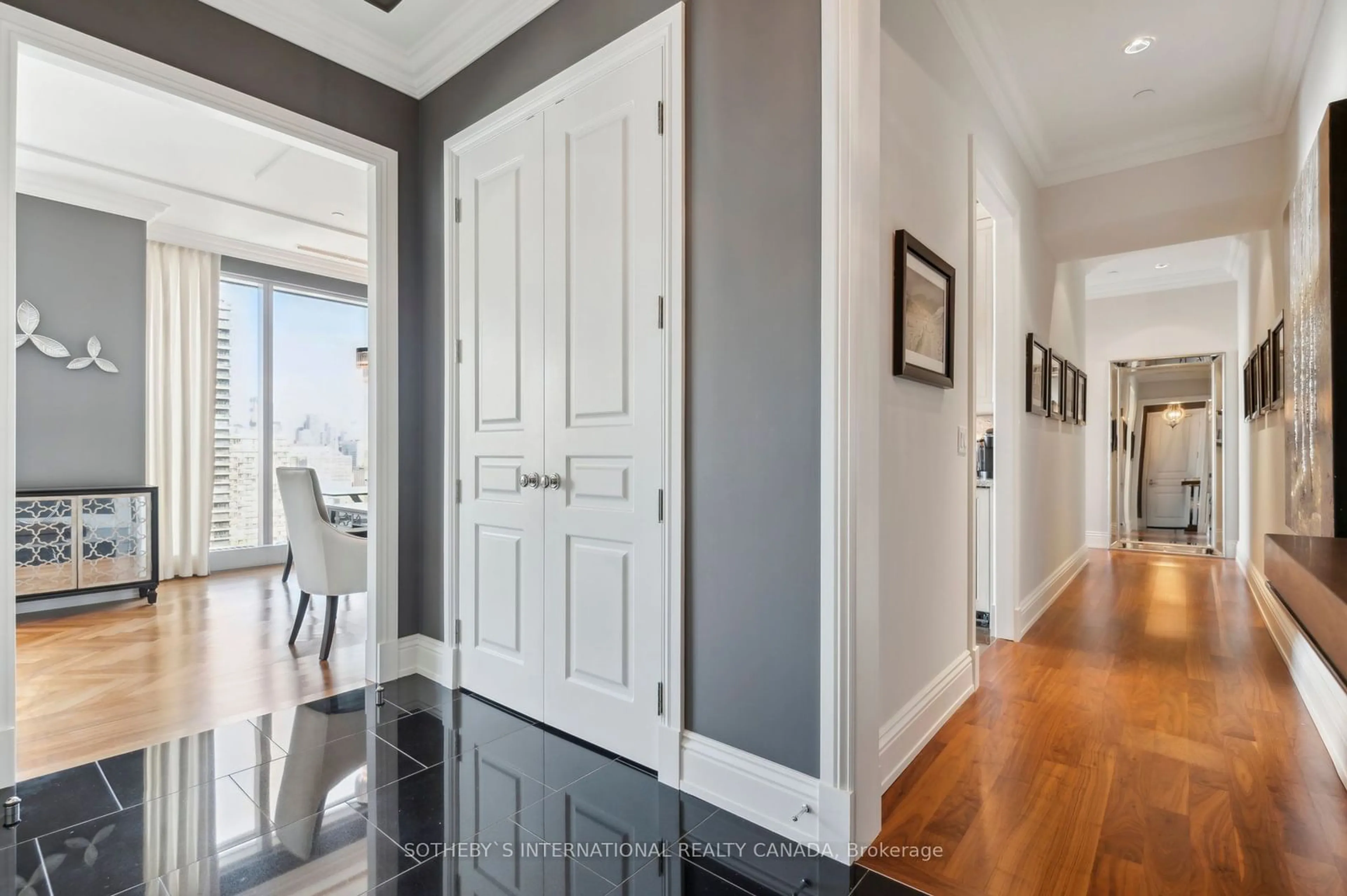 Indoor entryway for 183 Wellington St #2902, Toronto Ontario M5V 0A1