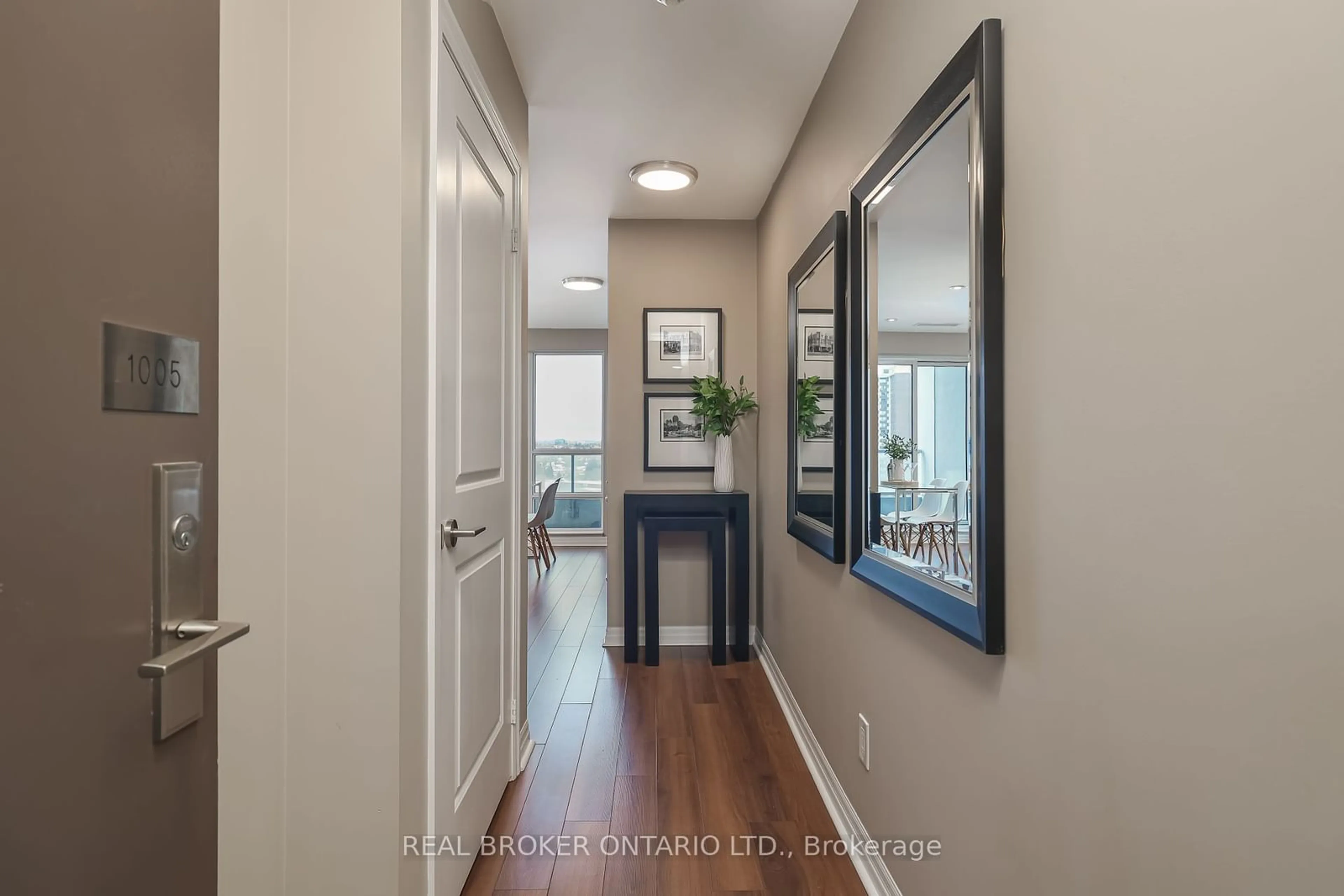 Indoor entryway for 2015 Sheppard Ave #1005, Toronto Ontario M2J 0B3