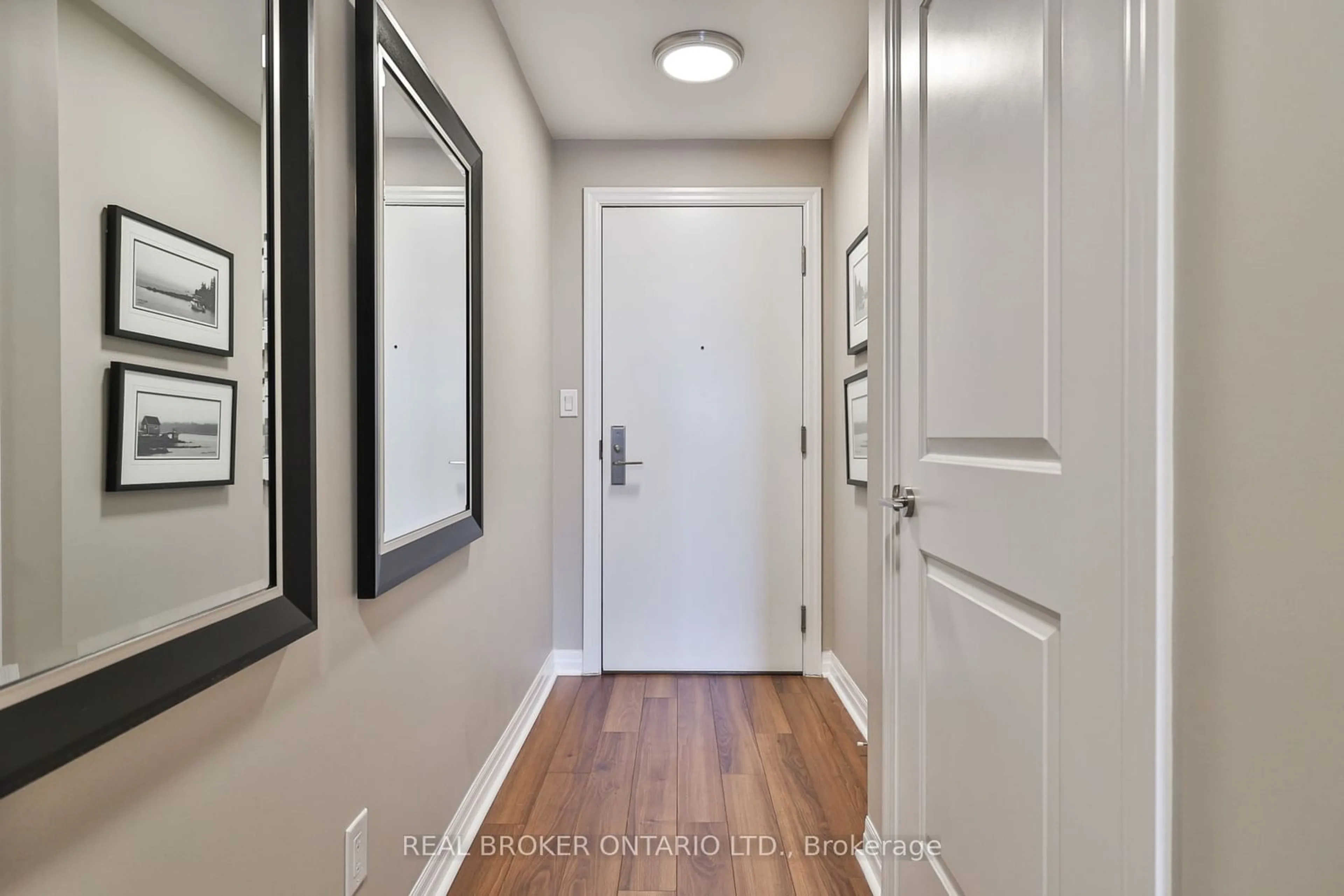 Indoor entryway for 2015 Sheppard Ave #1005, Toronto Ontario M2J 0B3