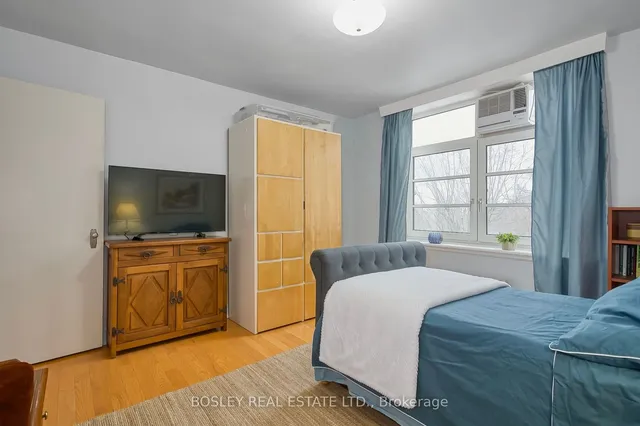 Additional property image - 717 Eglinton Ave Unit 505