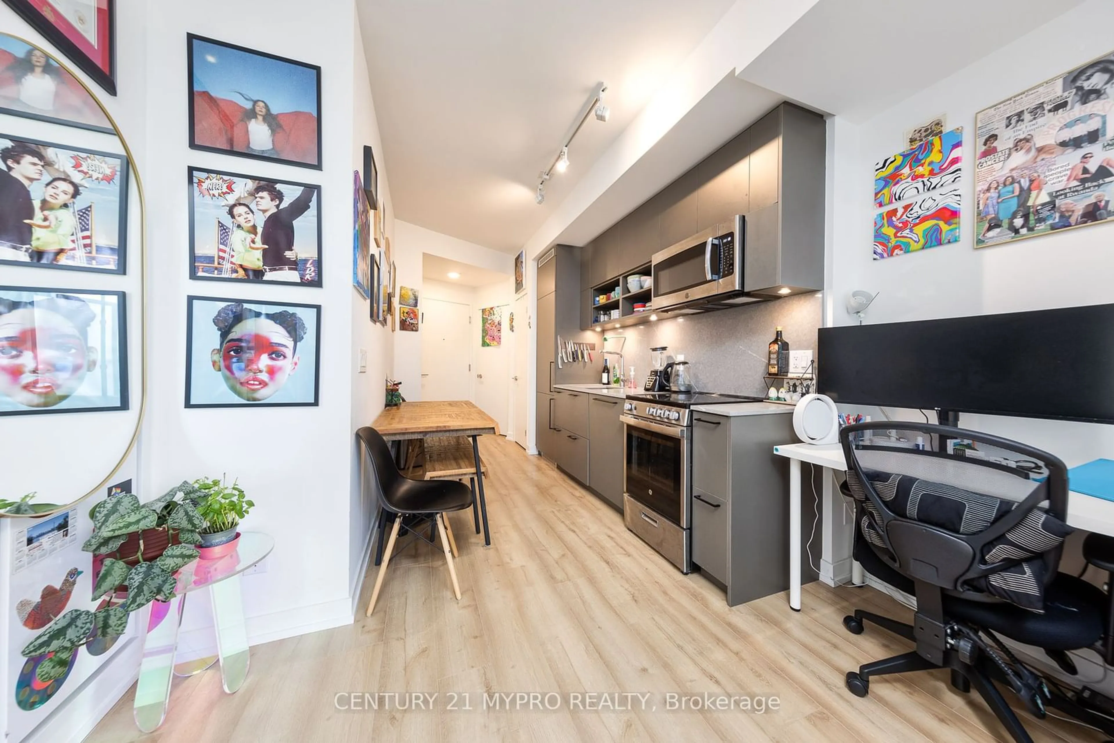 Open concept kitchen, unknown for 135 East Liberty St #908, Toronto Ontario M6K 0G7