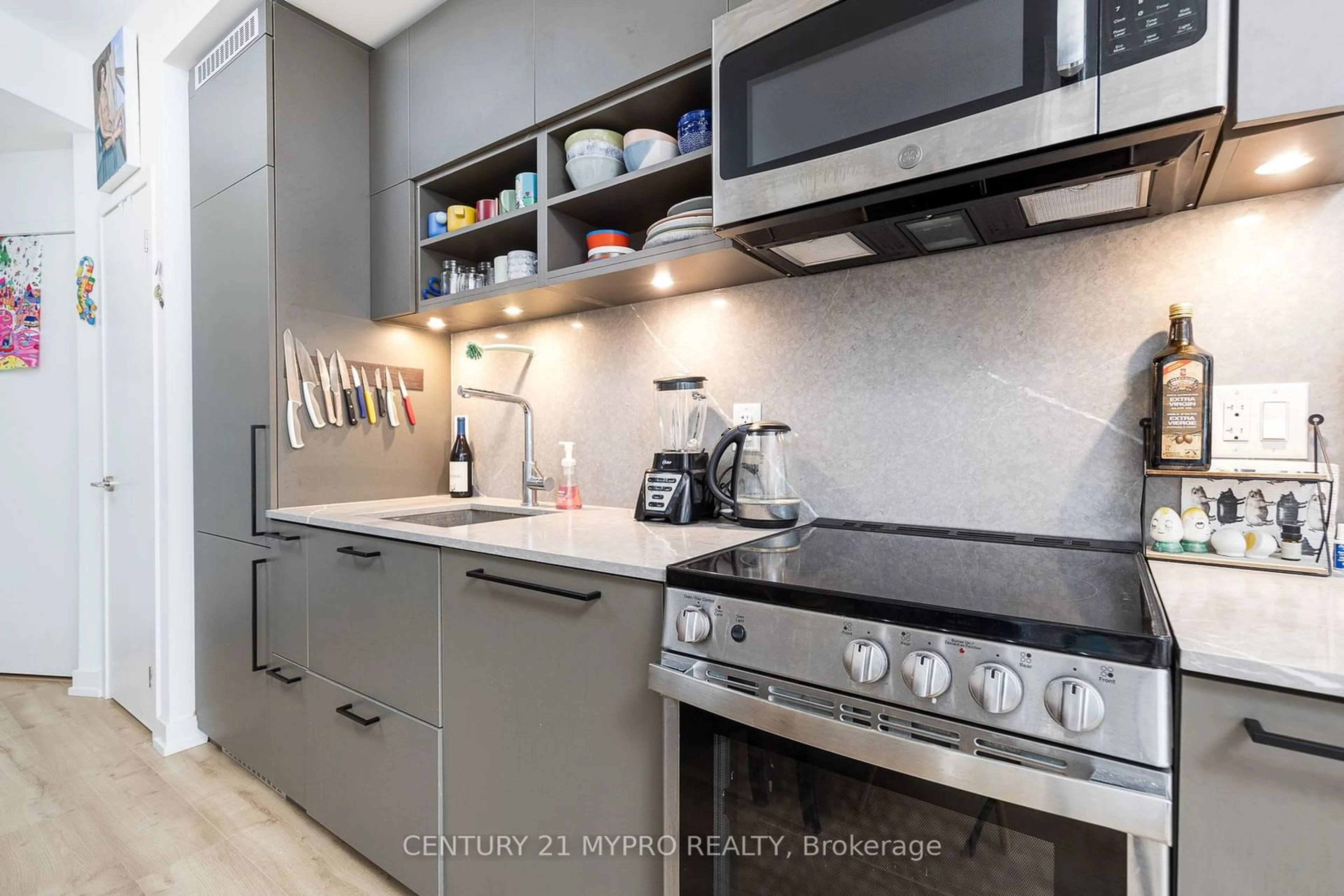 Contemporary kitchen, ceramic/tile floor for 135 East Liberty St #908, Toronto Ontario M6K 0G7