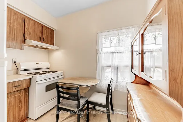 Additional property image - 11 Alma Ave