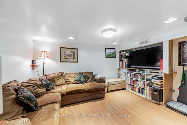 Additional property image - 11 Alma Ave
