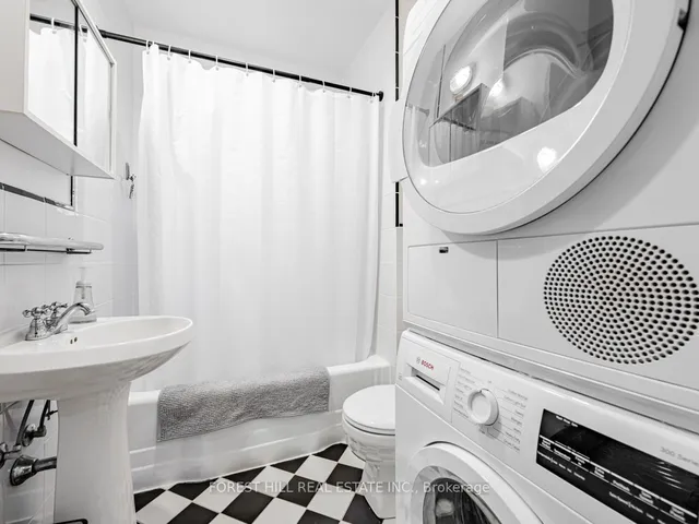 Additional property image - 1840 Bathurst St Unit 305