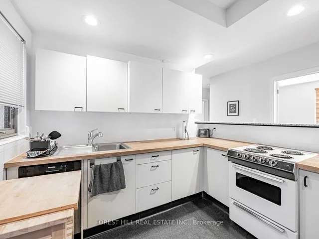 Additional property image - 1840 Bathurst St Unit 305