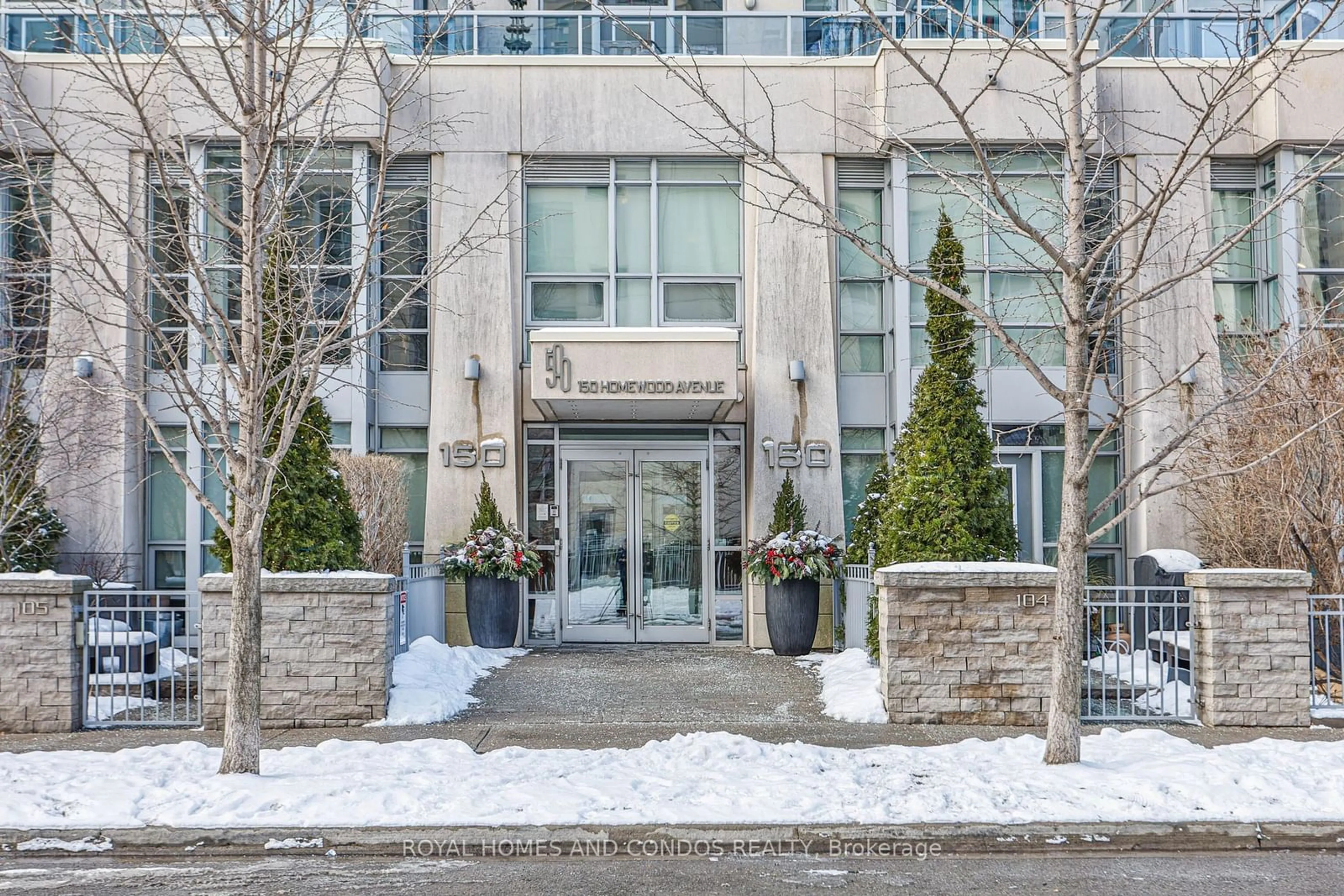 Indoor foyer for 150 Homewood Ave #L 303, Toronto Ontario M4Y 2J6