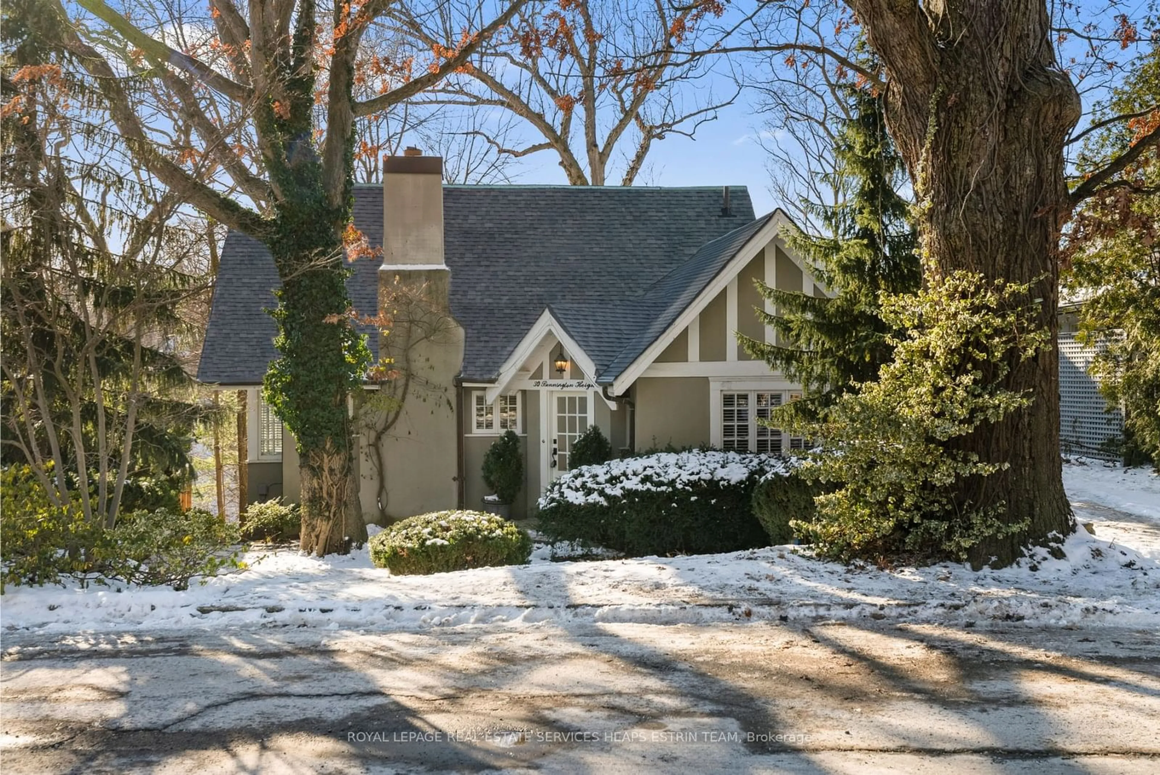 Home with vinyl exterior material, street for 30 Bennington Heights Dr, Toronto Ontario M4G 1A6