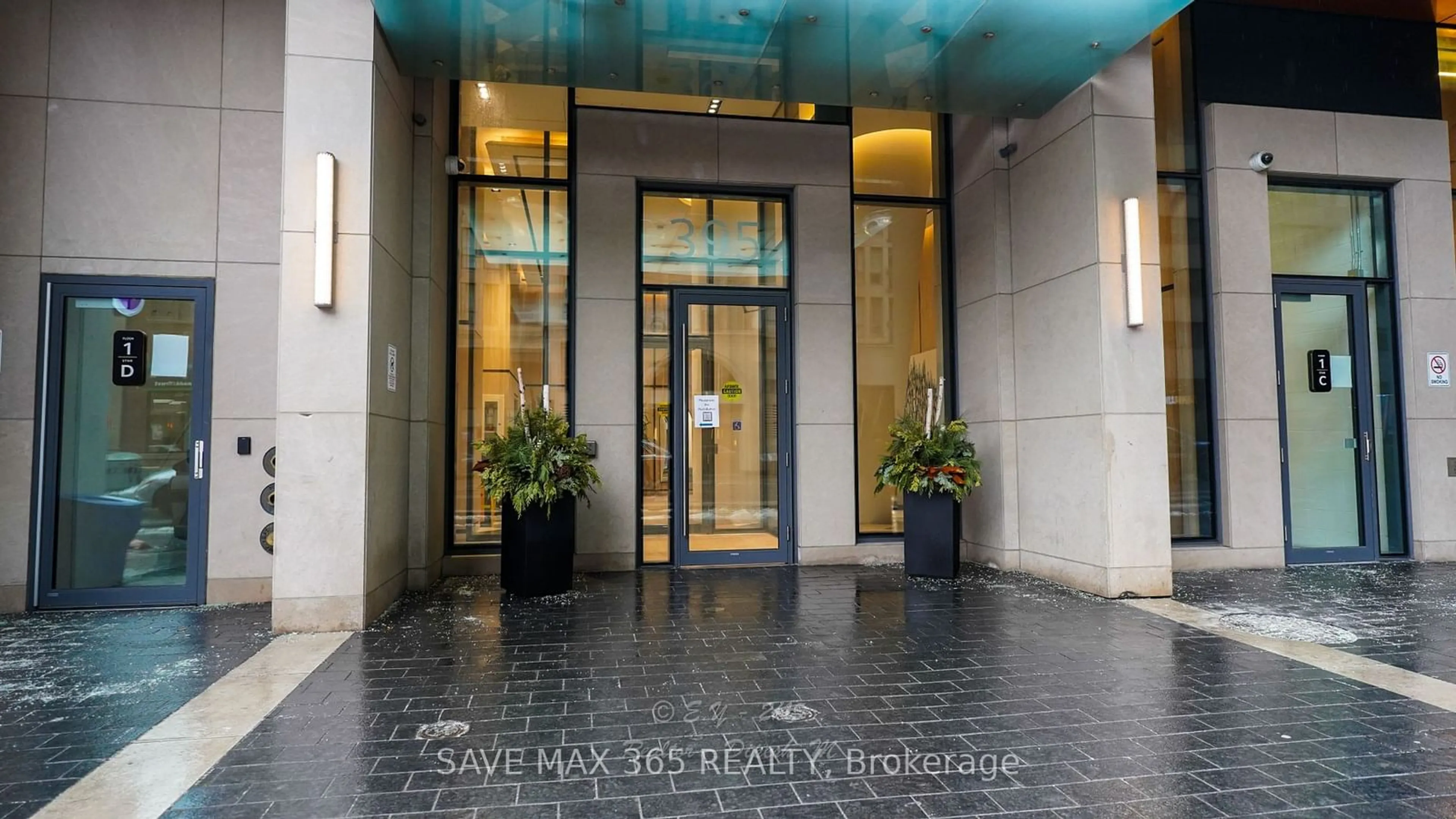 Indoor foyer for 395 Bloor St #2503, Toronto Ontario M4W 0B4