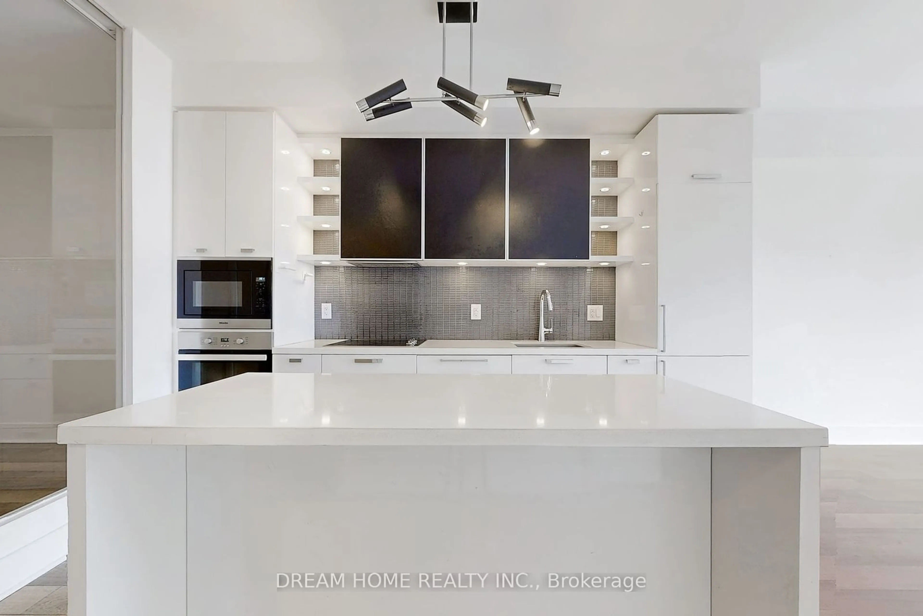 Contemporary kitchen, unknown for 32 Davenport Rd #1306, Toronto Ontario M5R 0B5