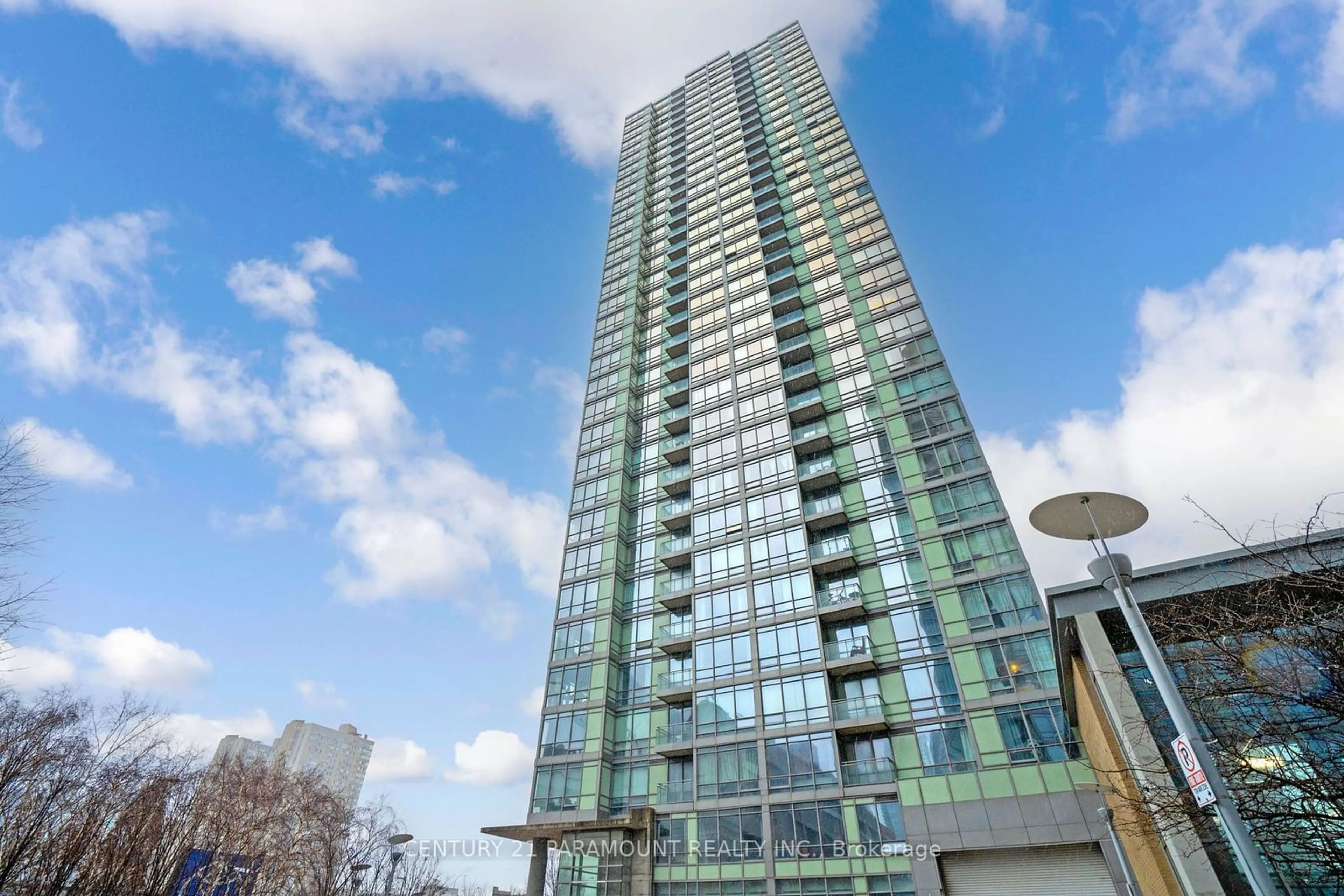 Indoor foyer for 5 Mariner Terr #1609, Toronto Ontario M5V 3V6