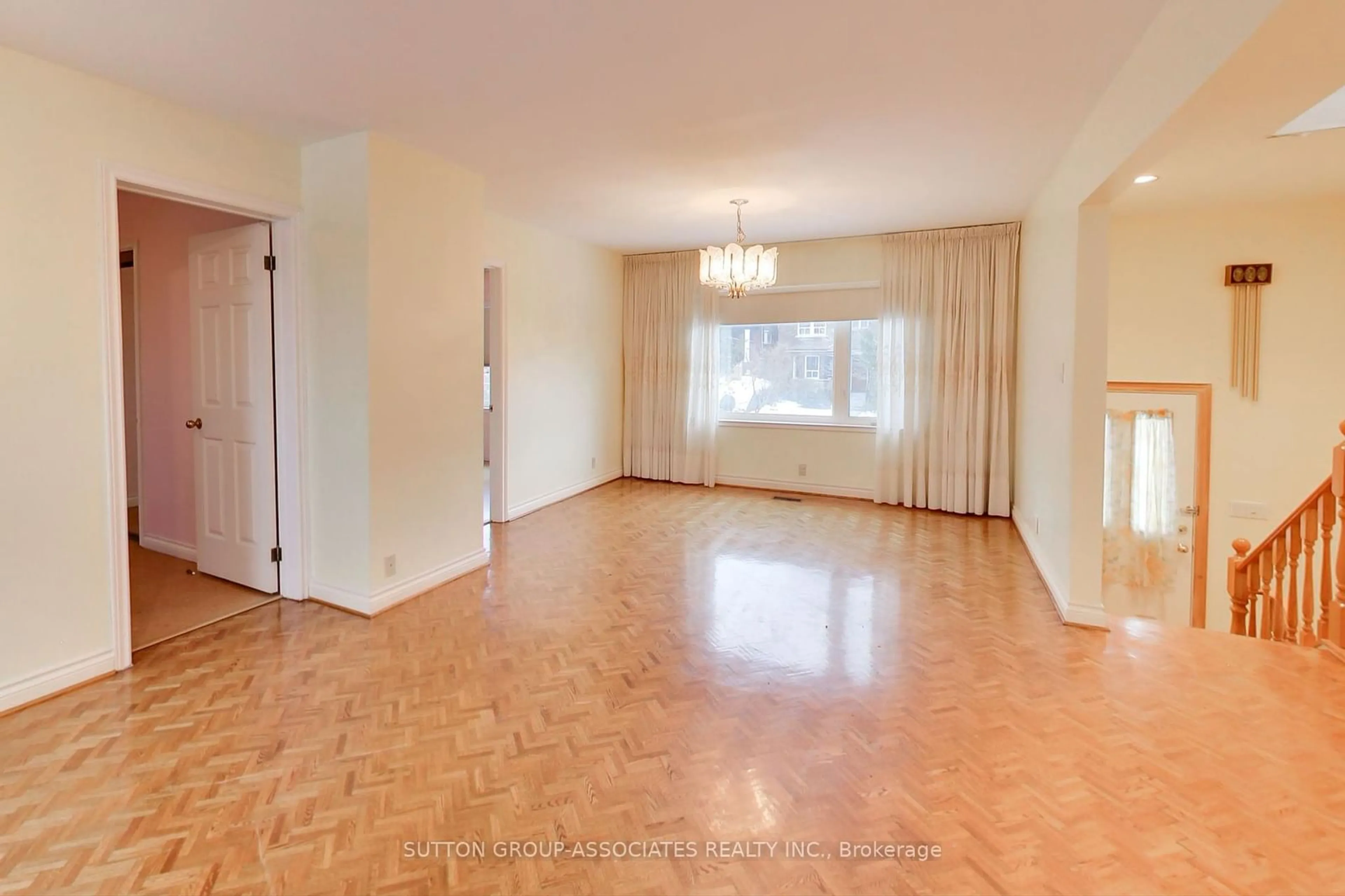 A pic of a room for 1 Burlington Cres, Toronto Ontario M6H 2L3