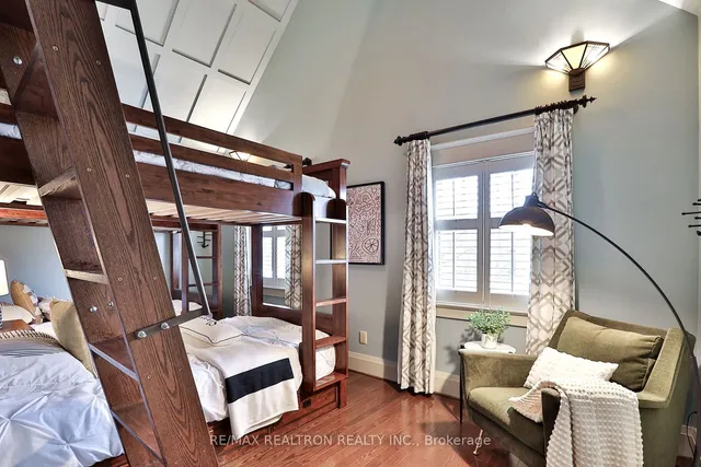 Additional property image - 351 Woburn Ave