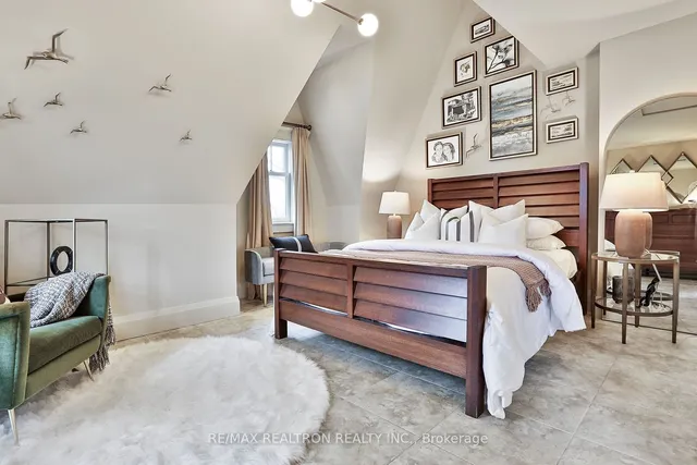 Additional property image - 351 Woburn Ave