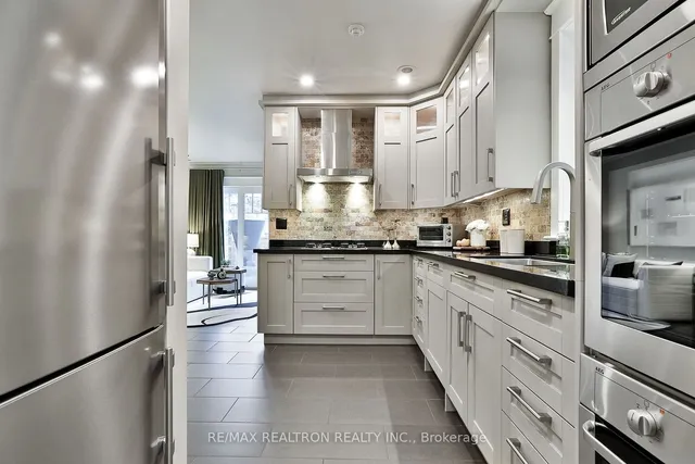 Additional property image - 351 Woburn Ave