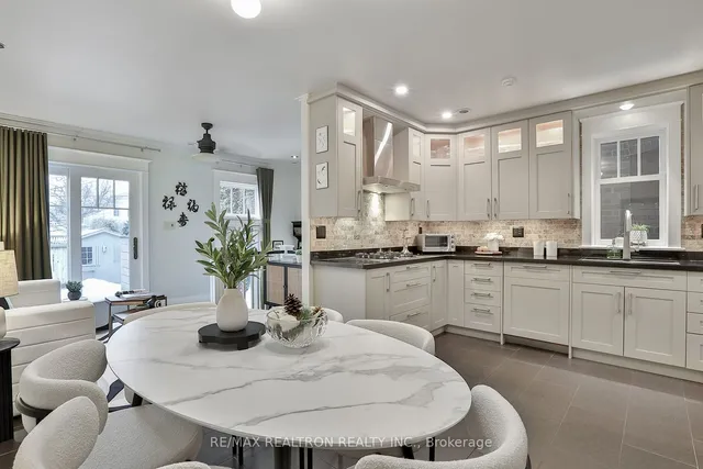 Additional property image - 351 Woburn Ave