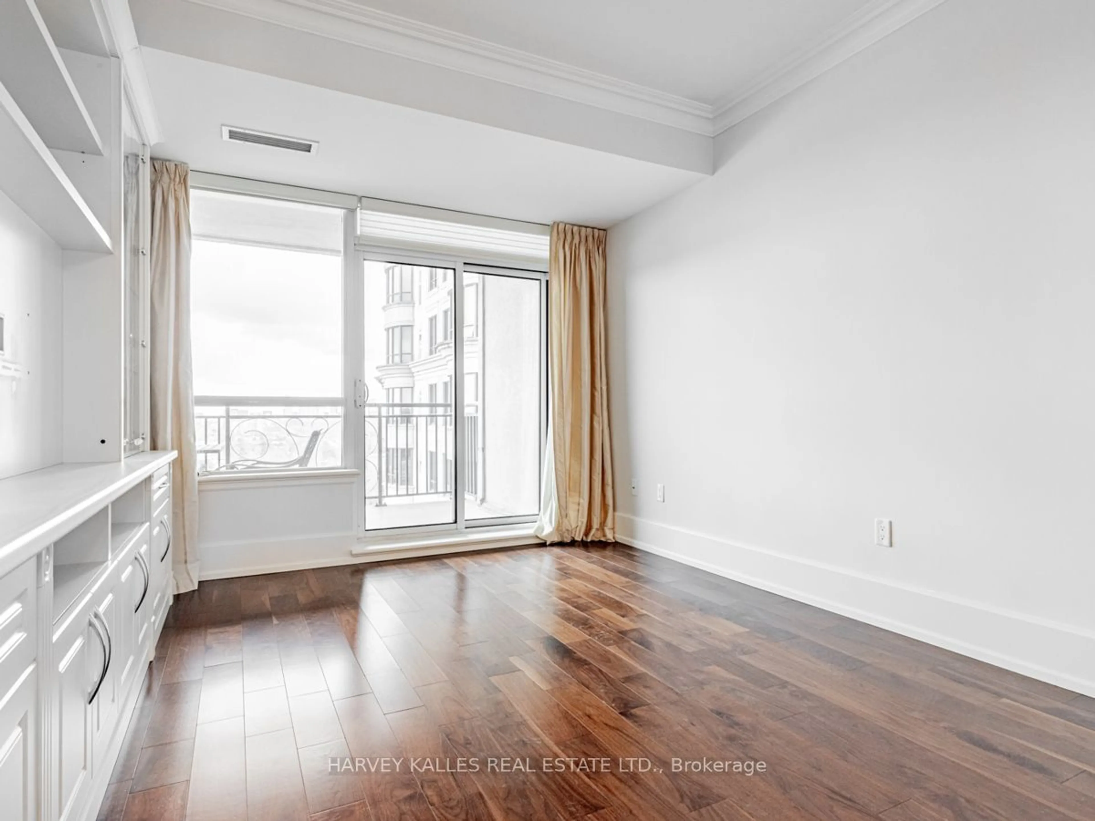 A pic of a room for 662 Sheppard Ave #704C, Toronto Ontario M2K 3E6