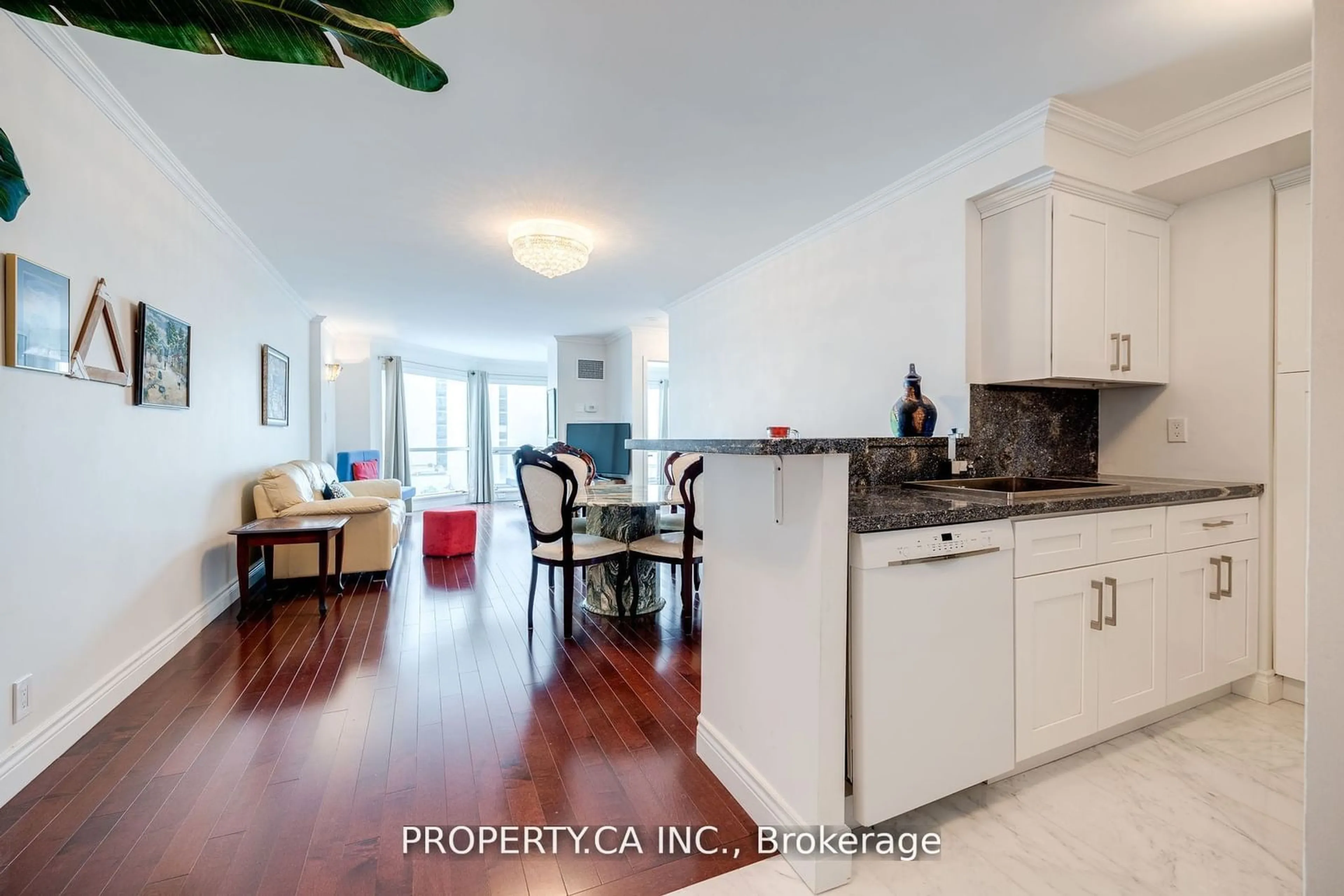 Open concept kitchen, unknown for 10 Queens Quay #1006, Toronto Ontario M5J 2R9