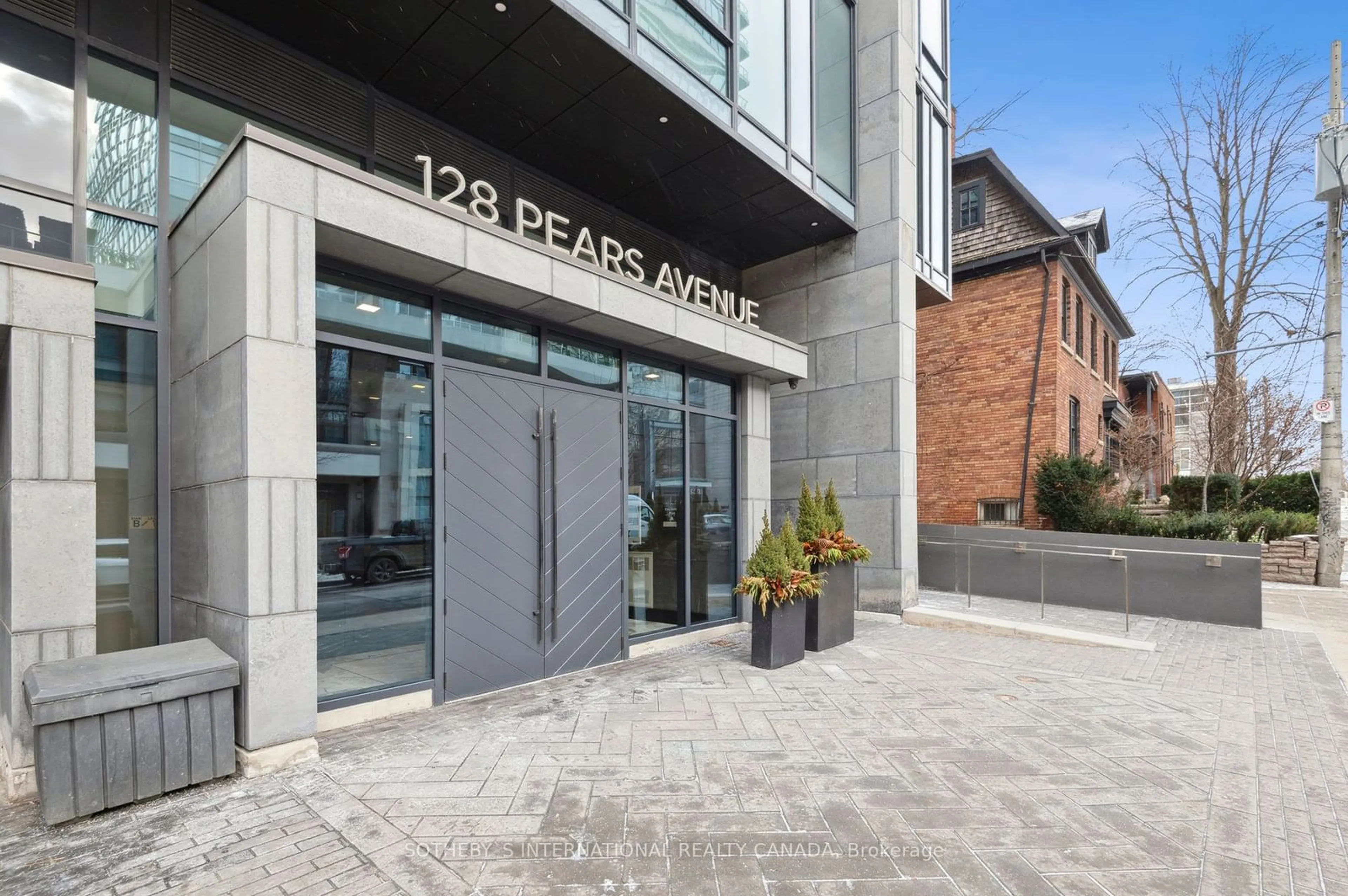 Unknown for 128 Pears Ave #507, Toronto Ontario M5R 0A9