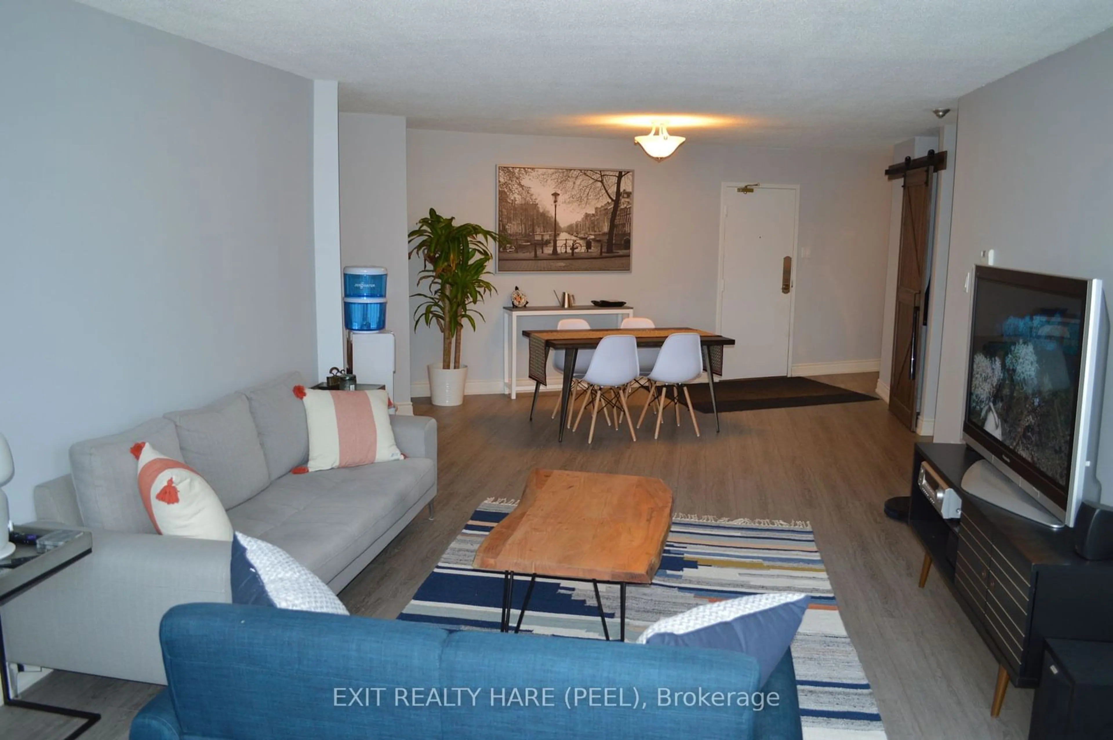 Living room with furniture, wood/laminate floor for 250 Queens Quay #1108, Toronto Ontario M5J 2N2