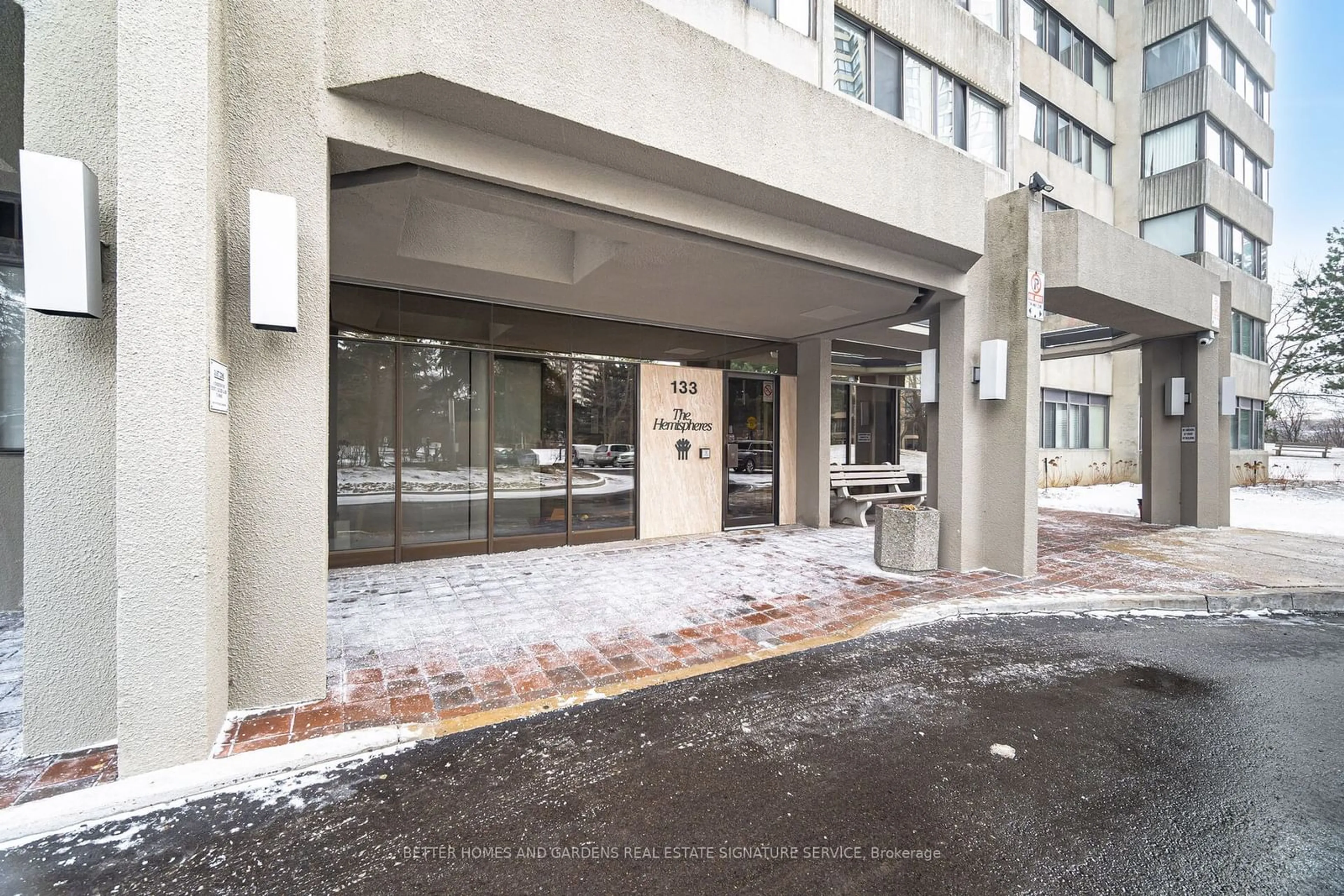 Indoor foyer for 133 Torresdale Ave #302, Toronto Ontario M2R 3T2