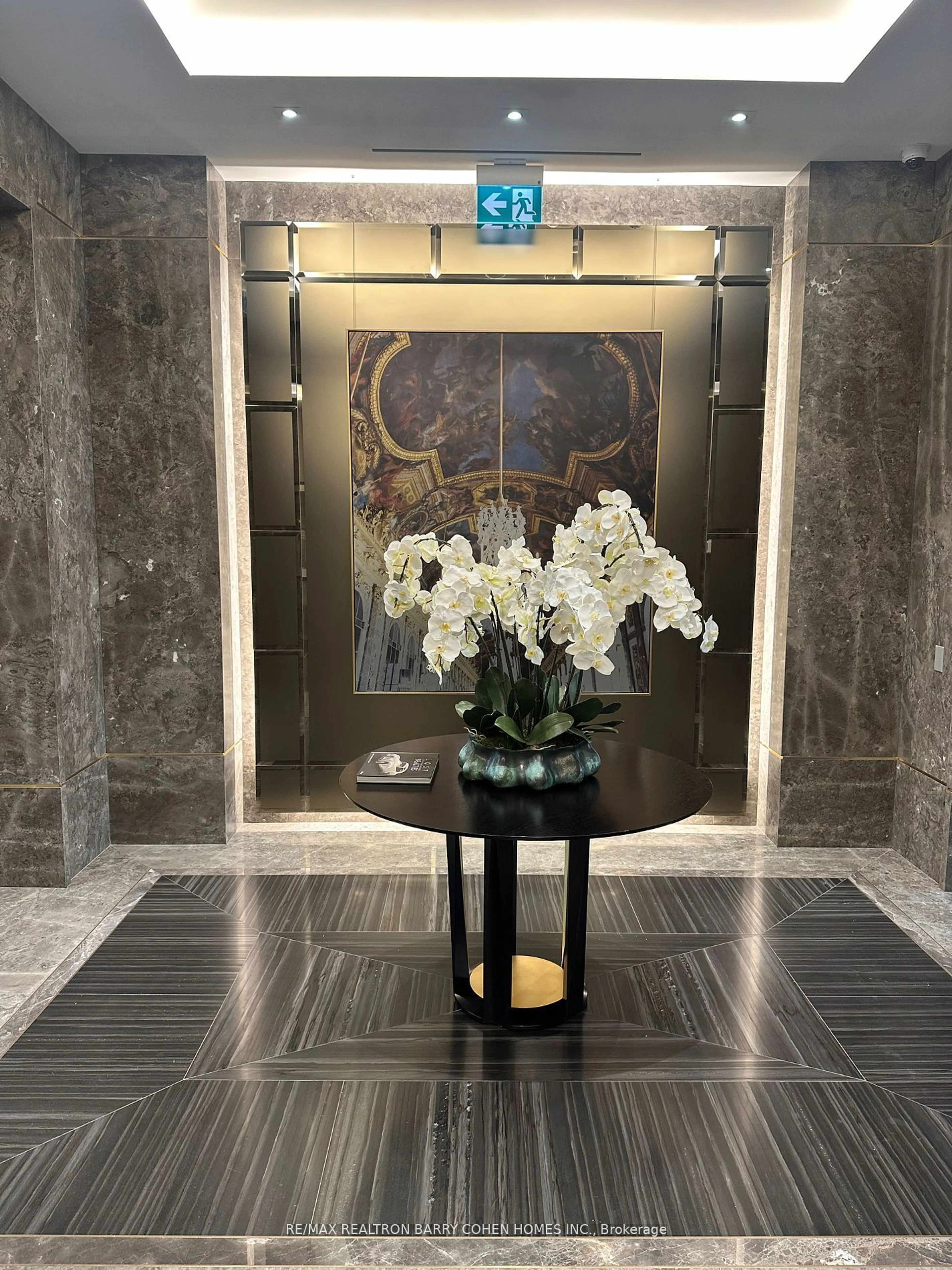 Lobby for 128 Hazelton Ave #404, Toronto Ontario M5R 2E5