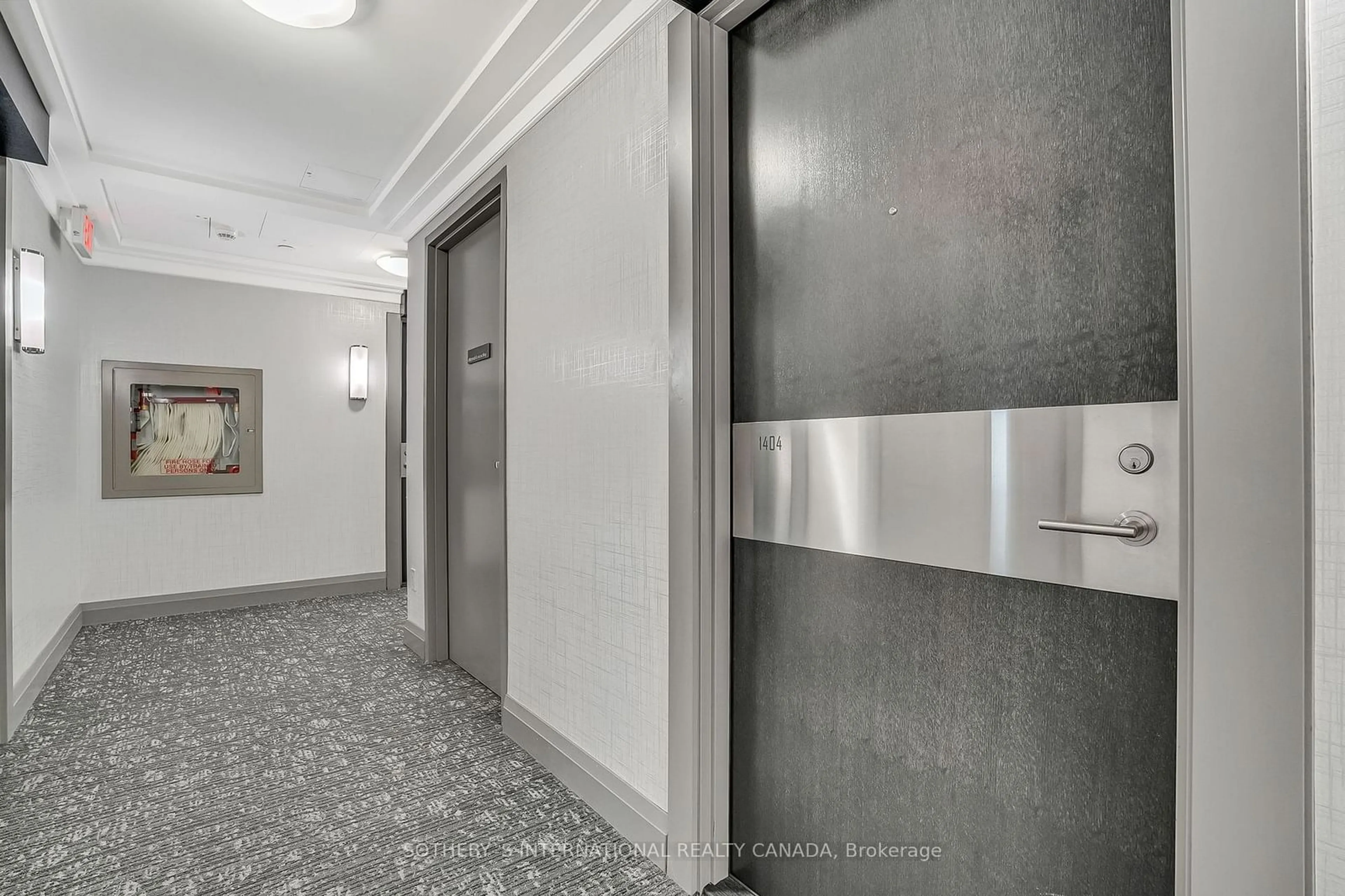 Indoor foyer for 18 Graydon Hall Dr #1404, Toronto Ontario M3A 0A4