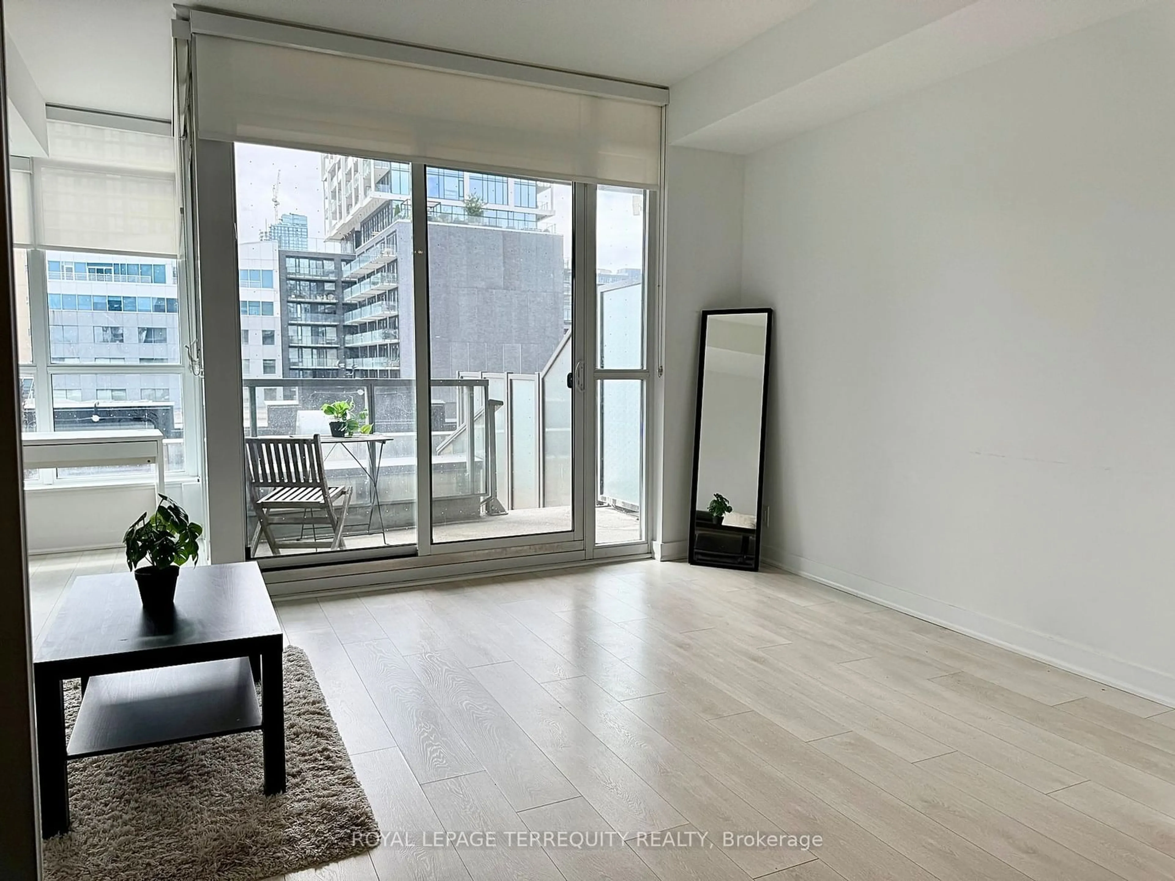 A pic of a room for 120 Parliament St #421, Toronto Ontario M5A 0N6