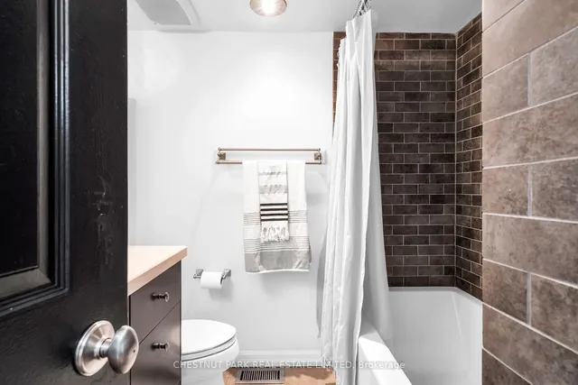 Additional property image - 70 Shaftesbury Ave Unit 3
