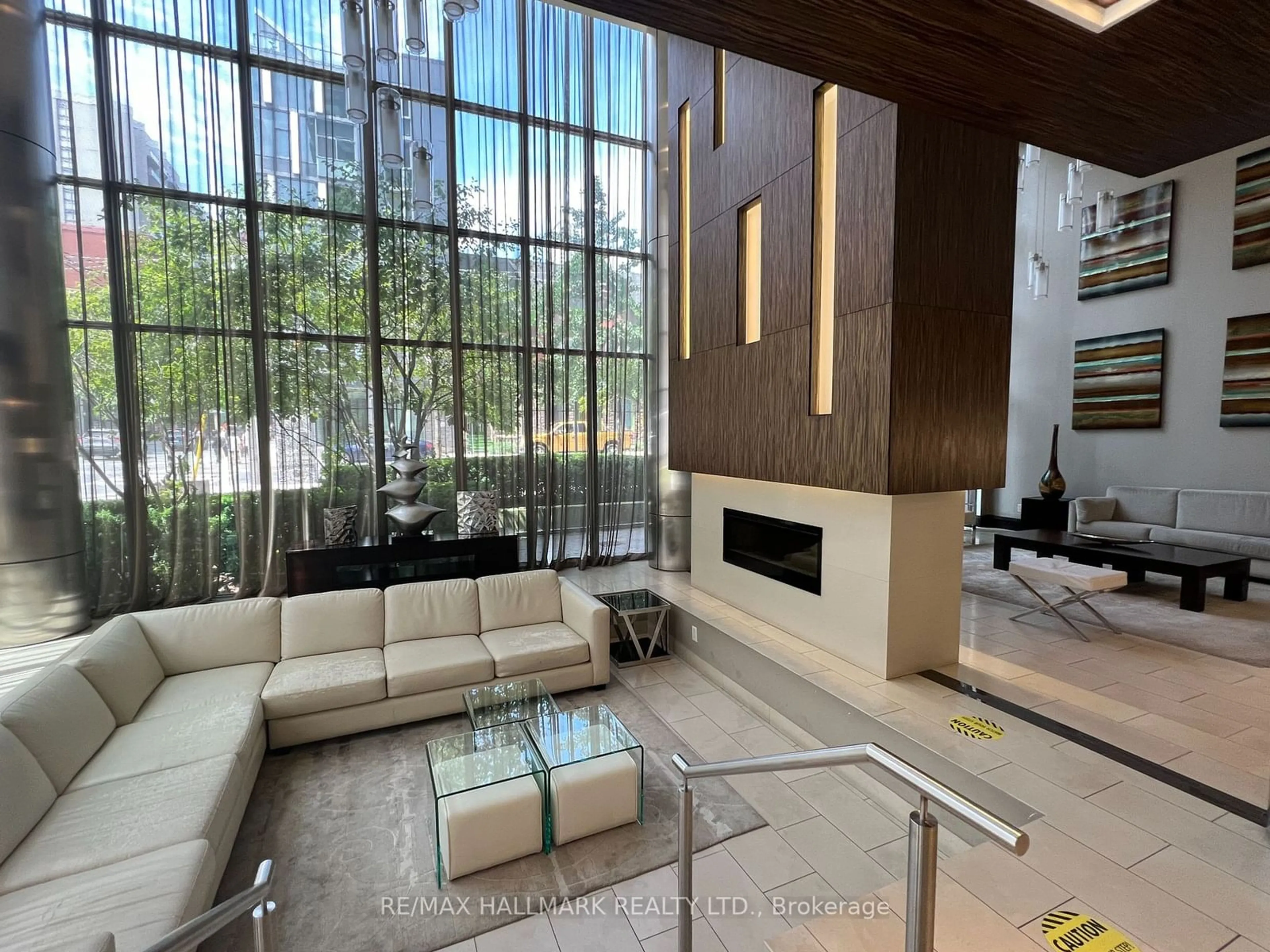 Lobby for 320 Richmond St #1207, Toronto Ontario M5A 1P9