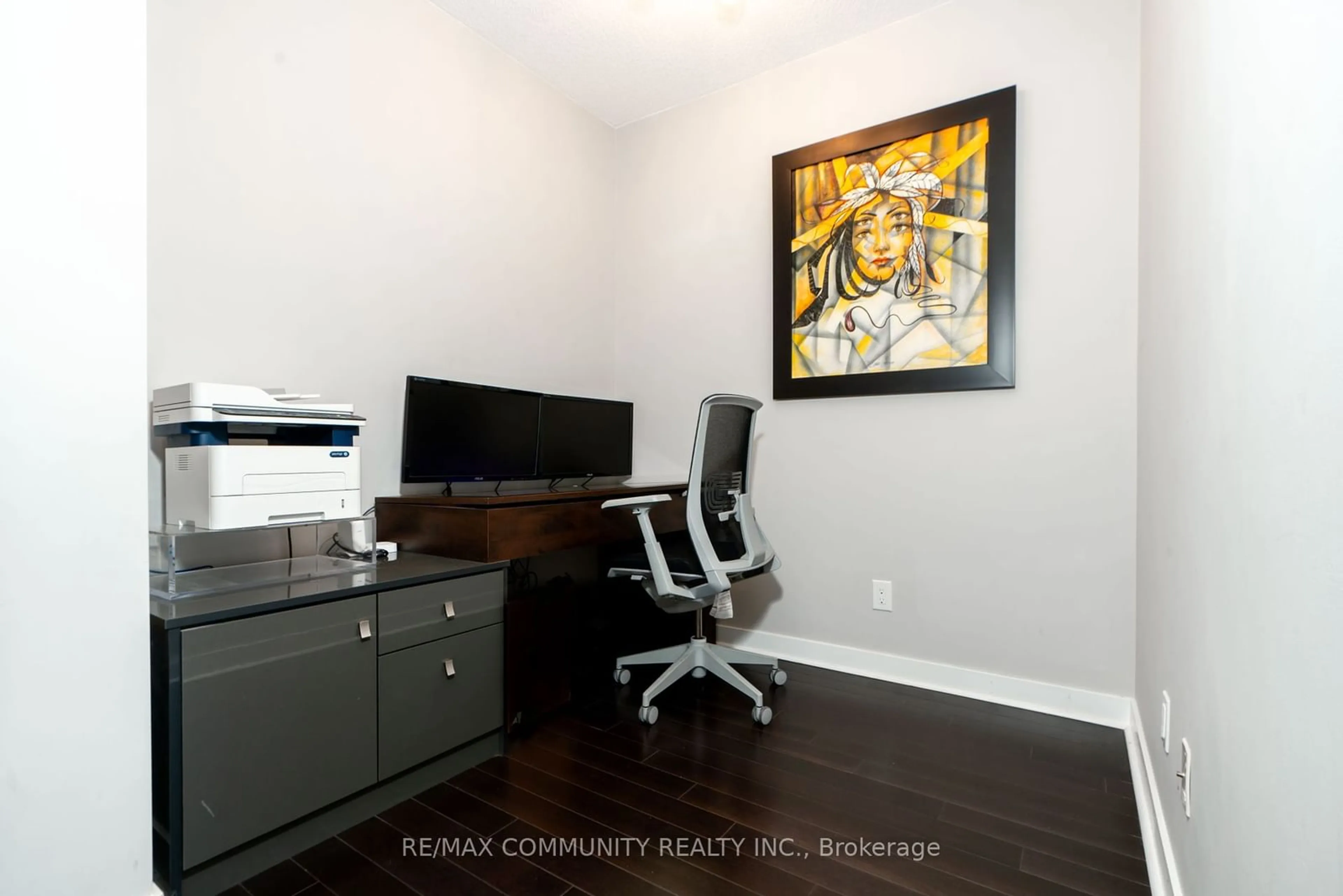 A pic of a room for 295 Adelaide St #2406, Toronto Ontario M5V 0L4