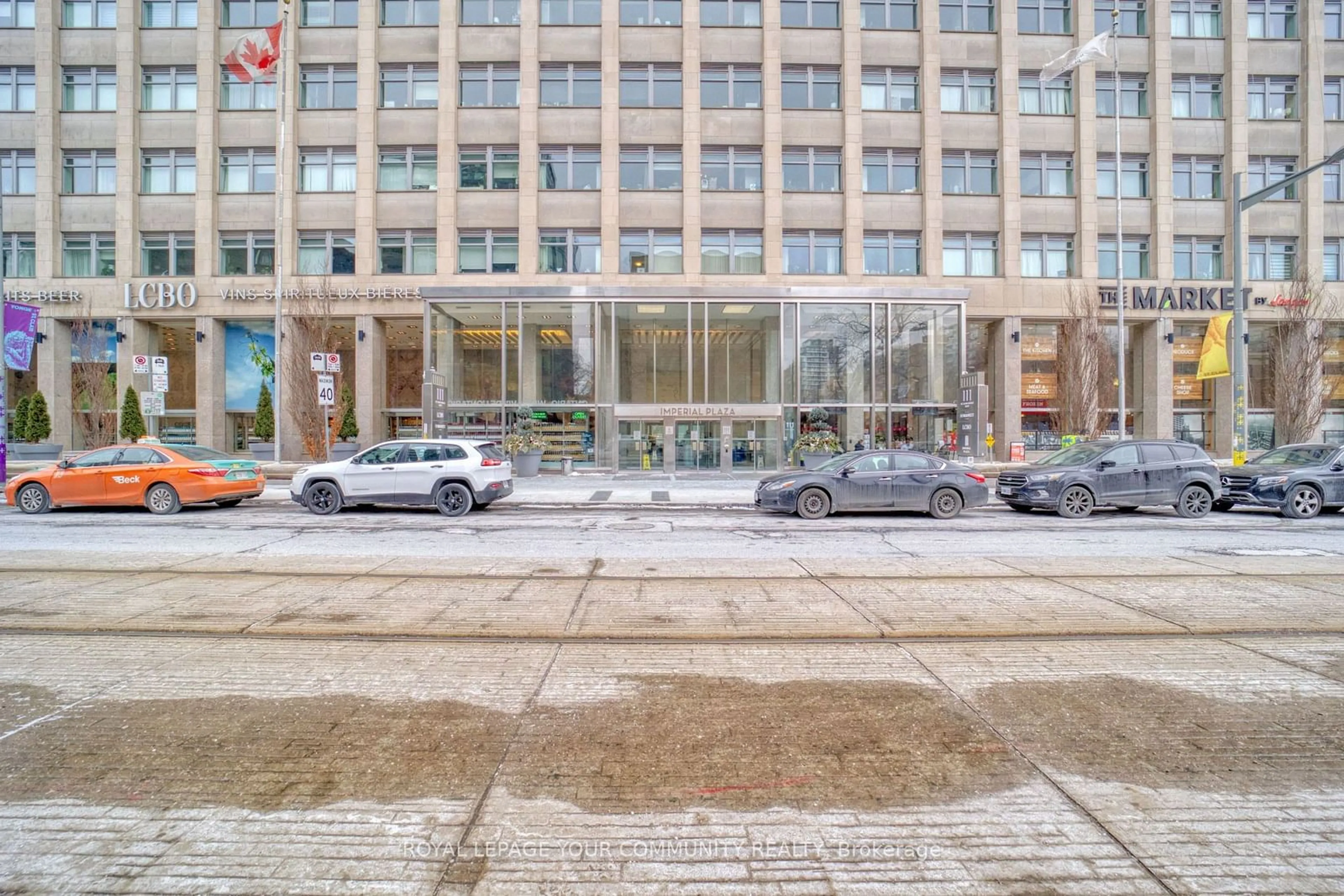 Lobby for 111 St Clair Ave #1618, Toronto Ontario M4V 1W5