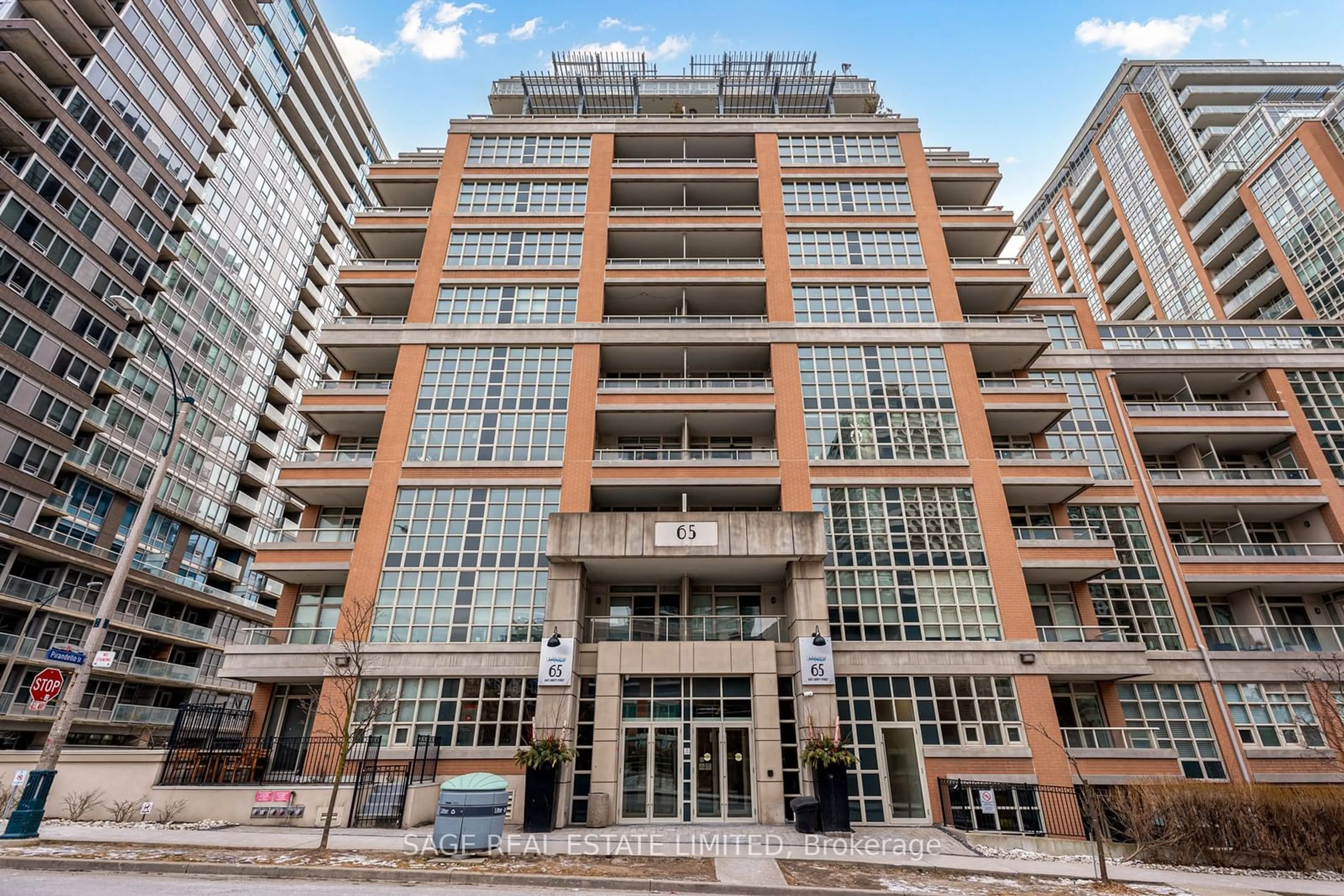 Indoor foyer for 65 East Liberty St #1717, Toronto Ontario M6K 3R2